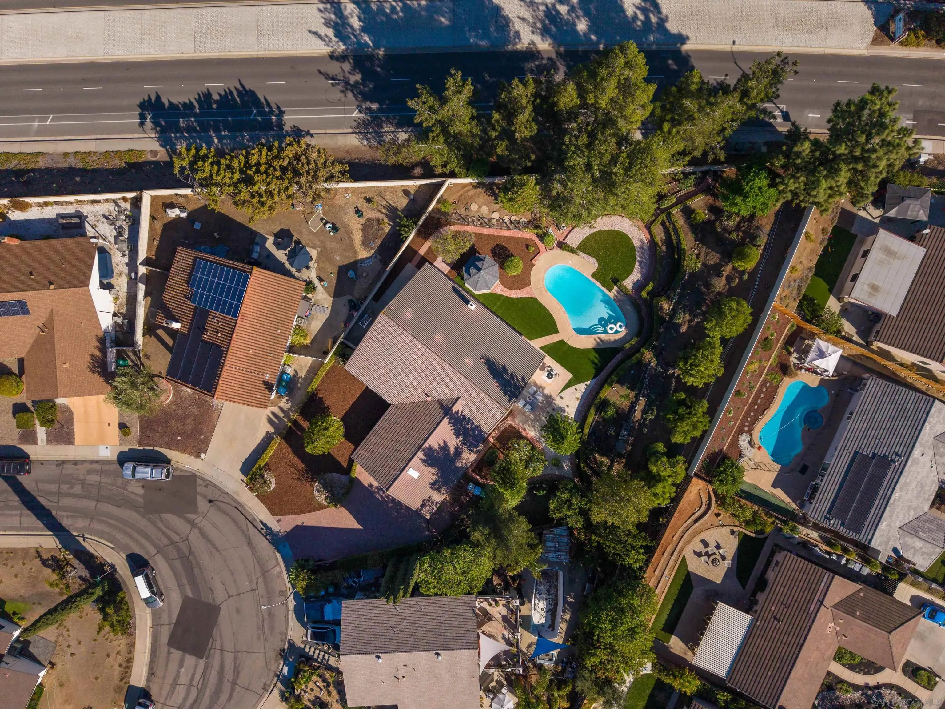 https://cdn.realtyfeed.com/cdn/127/260024617/bd166636404688fd4114280df3a53060.webp