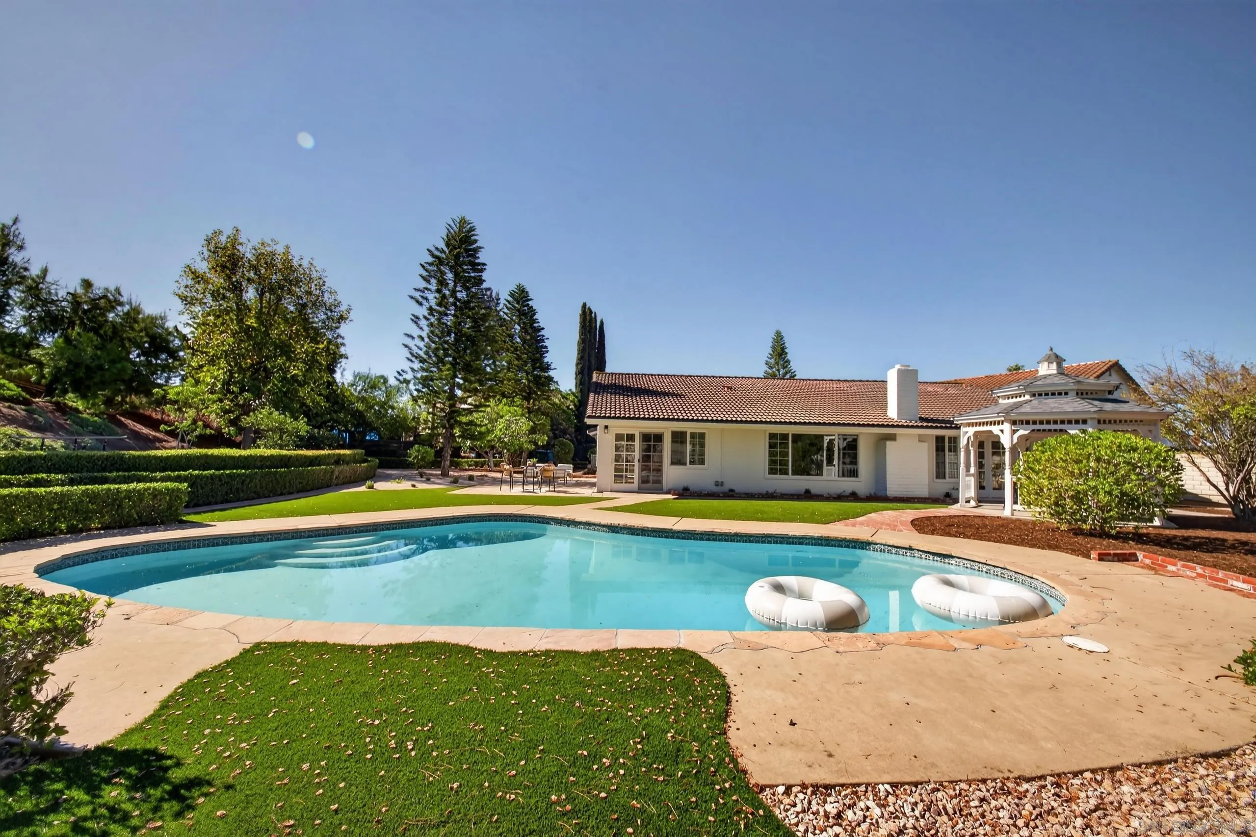 https://cdn.realtyfeed.com/cdn/127/260024617/d82b472d4314ece1ca1a64cab9535c64.webp
