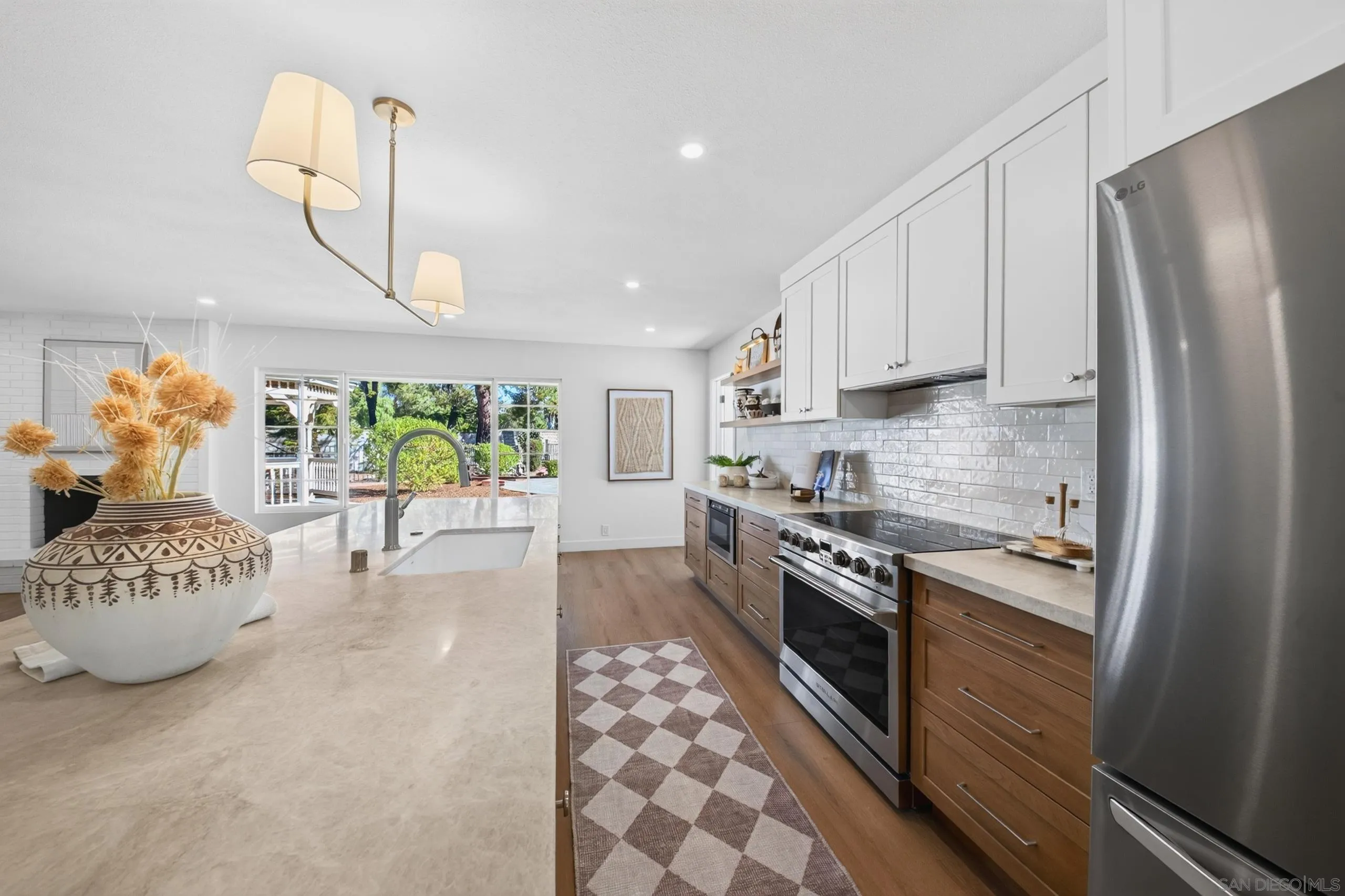 https://cdn.realtyfeed.com/cdn/127/260024617/f4e52e77506026ee23516462cb789a90.webp