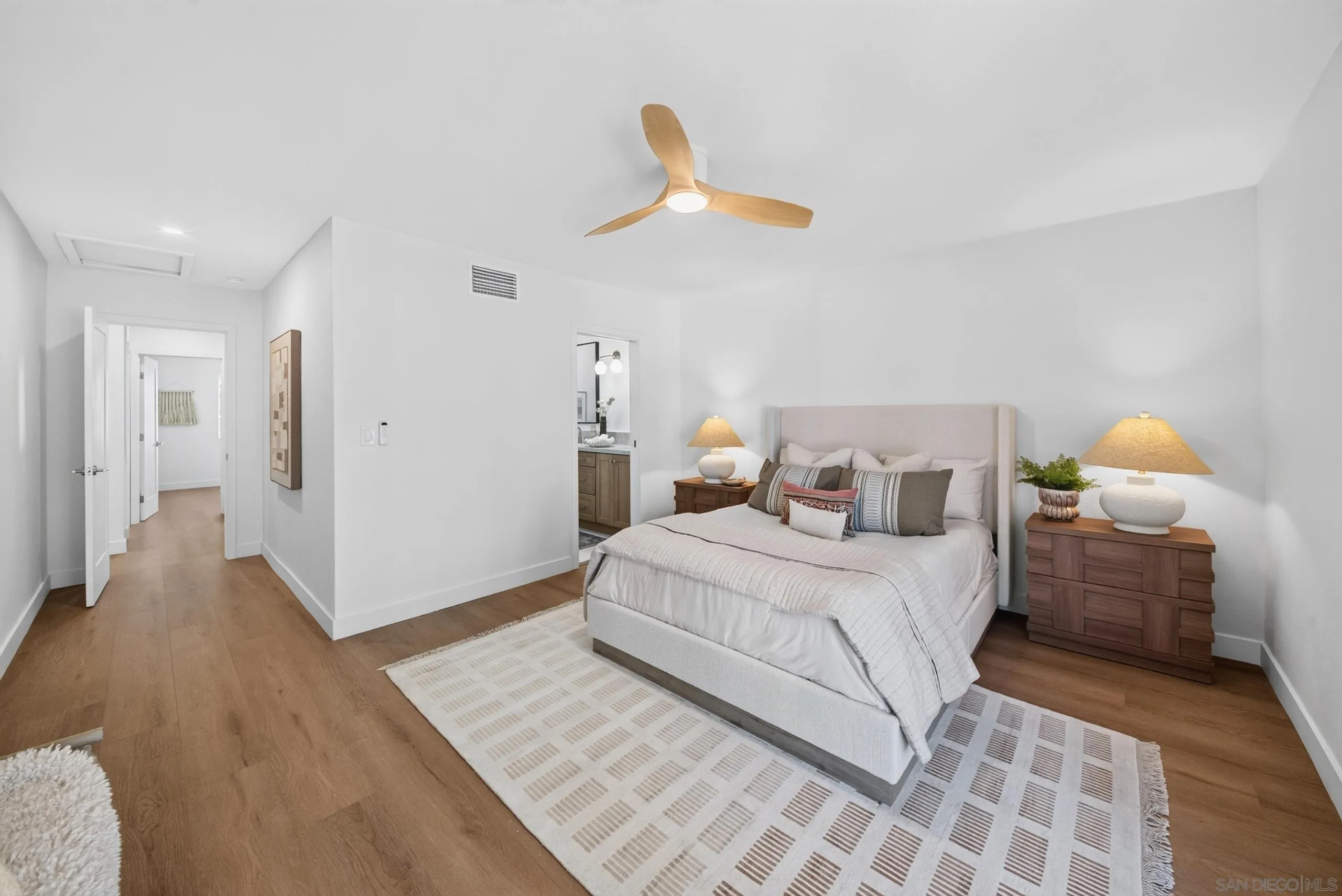 https://cdn.realtyfeed.com/cdn/127/260024617/ff470f296d38e694e945a67f7bf7e4ba.webp
