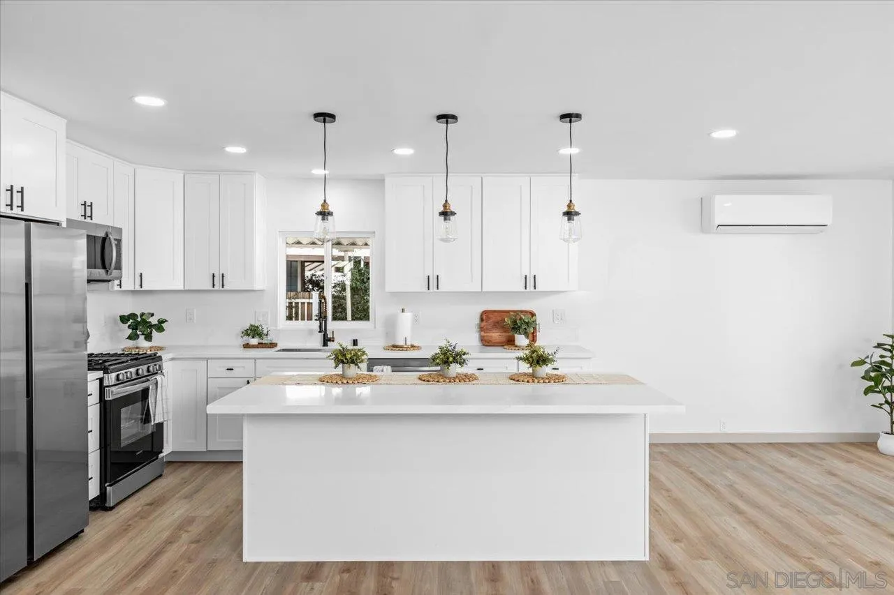 https://cdn.realtyfeed.com/cdn/127/260024629/327c0d5010af37afb1724b9a47850ee8.webp