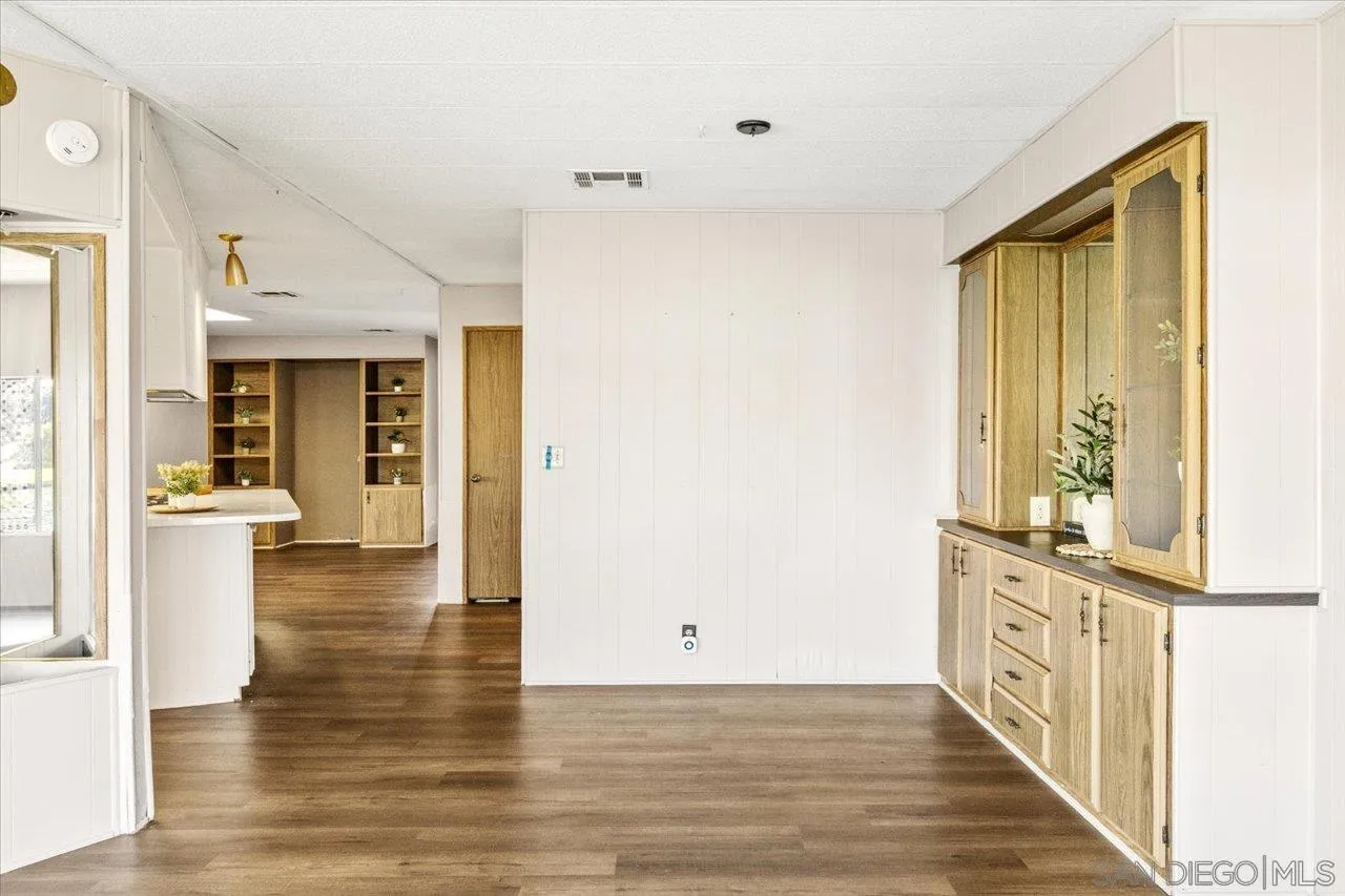 https://cdn.realtyfeed.com/cdn/127/260024630/4a77f0ad87a5b77df03a4fba2333115a.webp