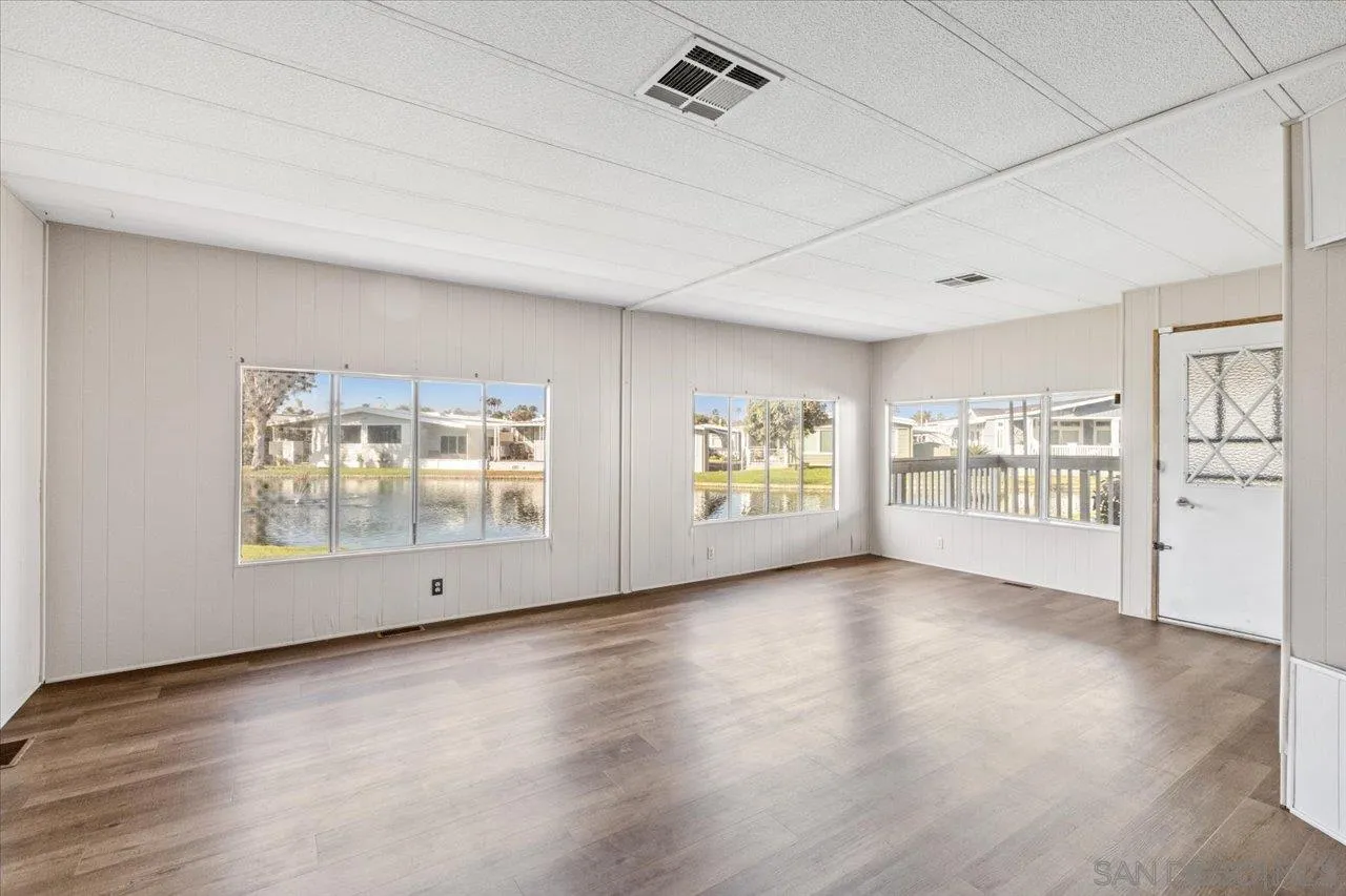 https://cdn.realtyfeed.com/cdn/127/260024630/5fc7e4a7b3b0db0dd5a888e5582c5cb0.webp