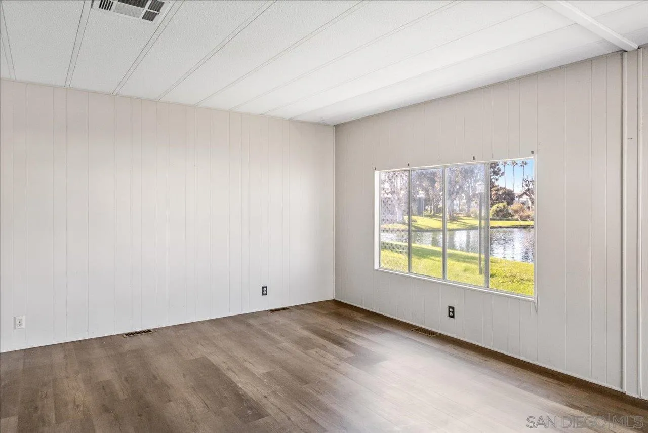 https://cdn.realtyfeed.com/cdn/127/260024630/707d9b831402bc040757787b701a0dff.webp