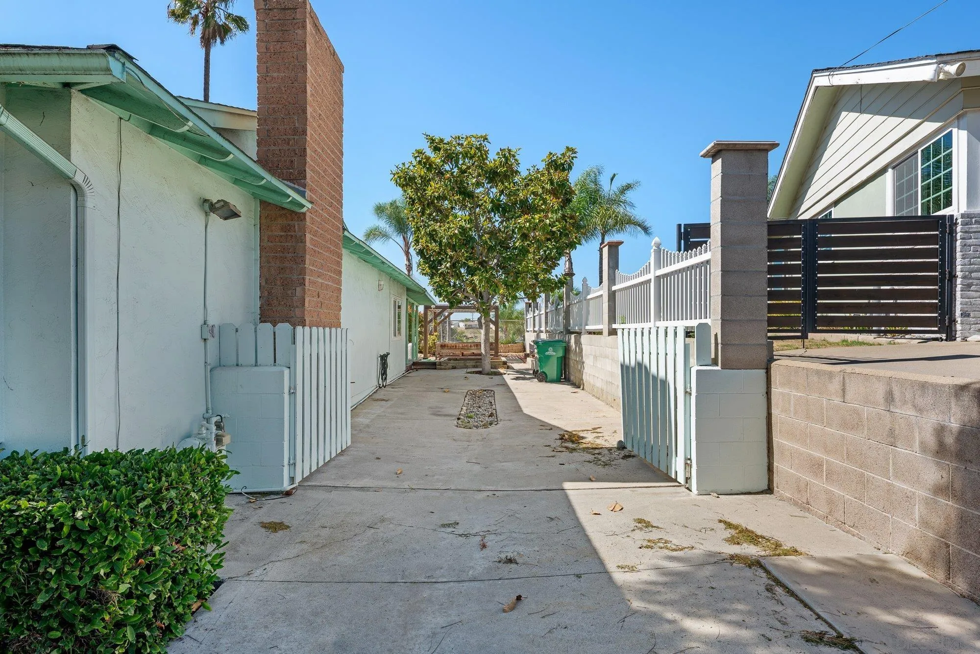 6010 Chadwick Ave, San Diego, CA 92139 Gated side yard.