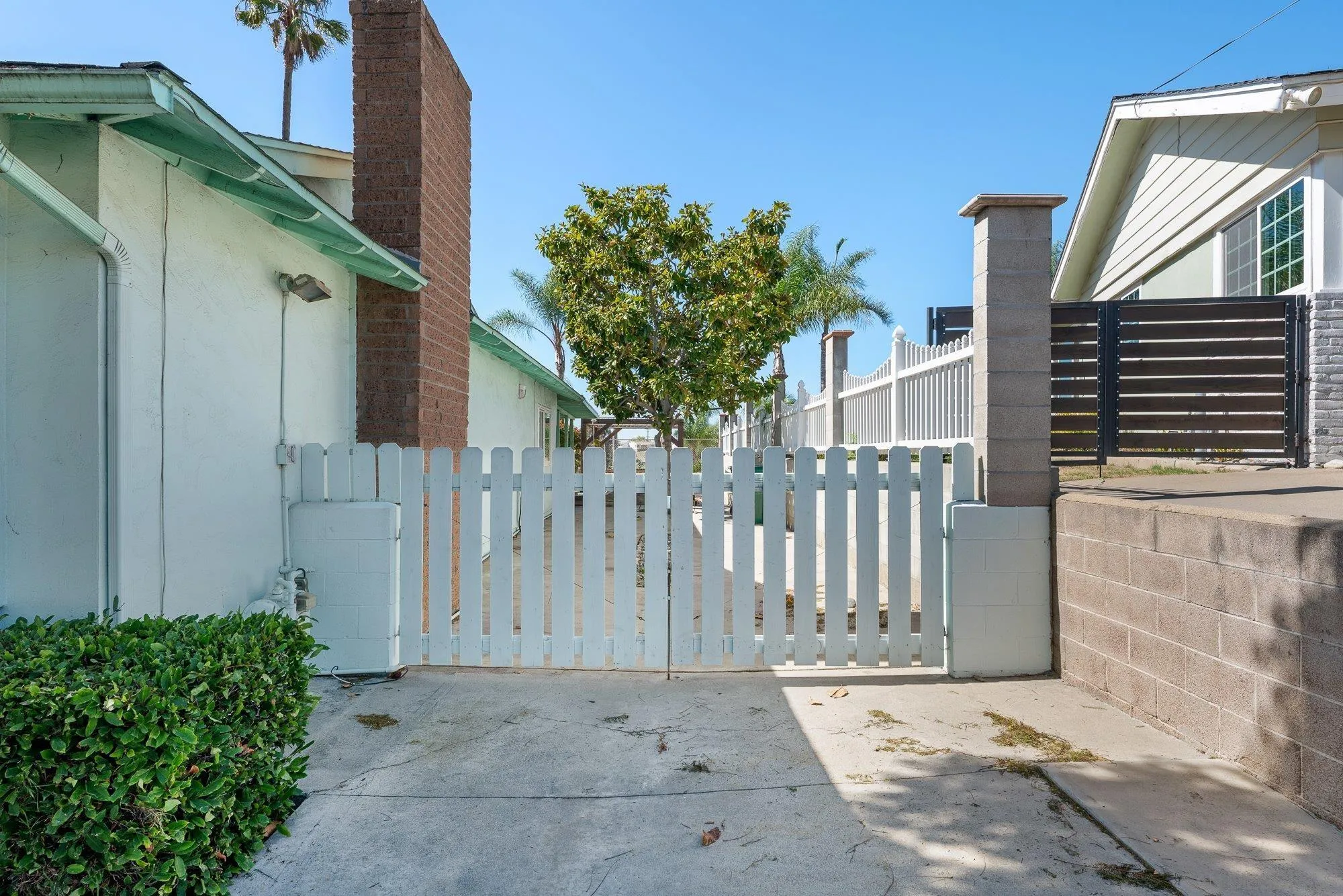 6010 Chadwick Ave, San Diego, CA 92139 RV parking access.