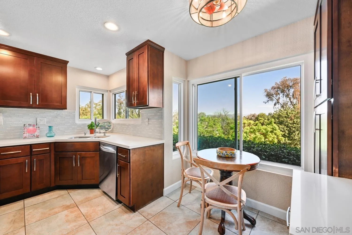 https://cdn.realtyfeed.com/cdn/127/260024638/57fc2c490f5396e4dadc9516d4ede148.webp