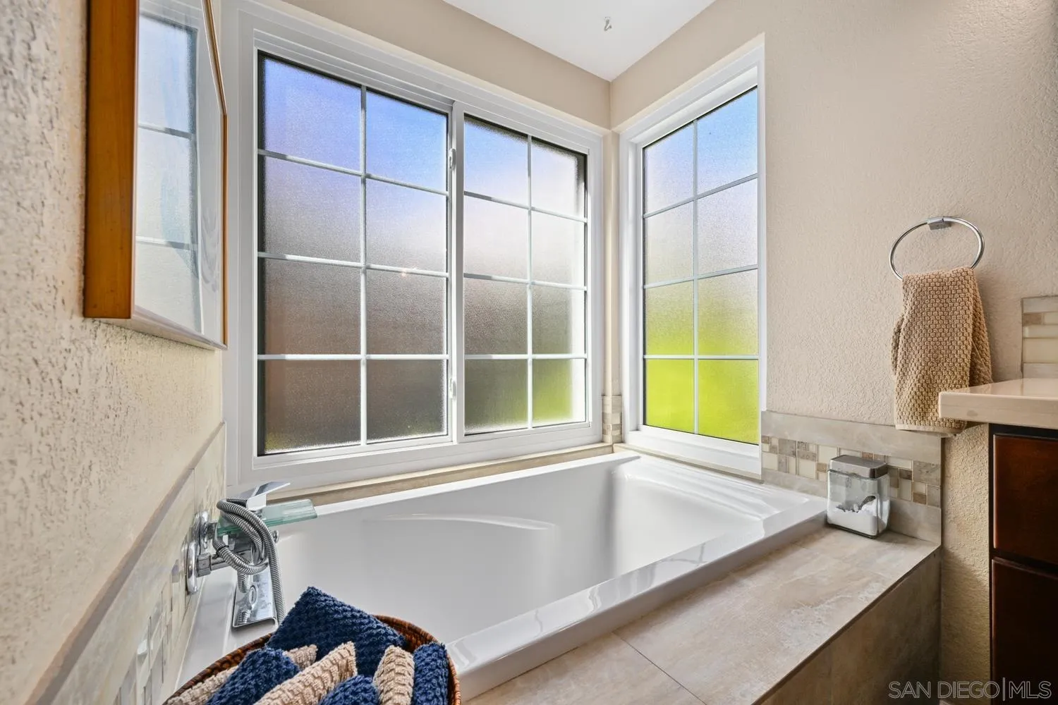 https://cdn.realtyfeed.com/cdn/127/260024638/5b296cccc7d874bd46688f276434698b.webp