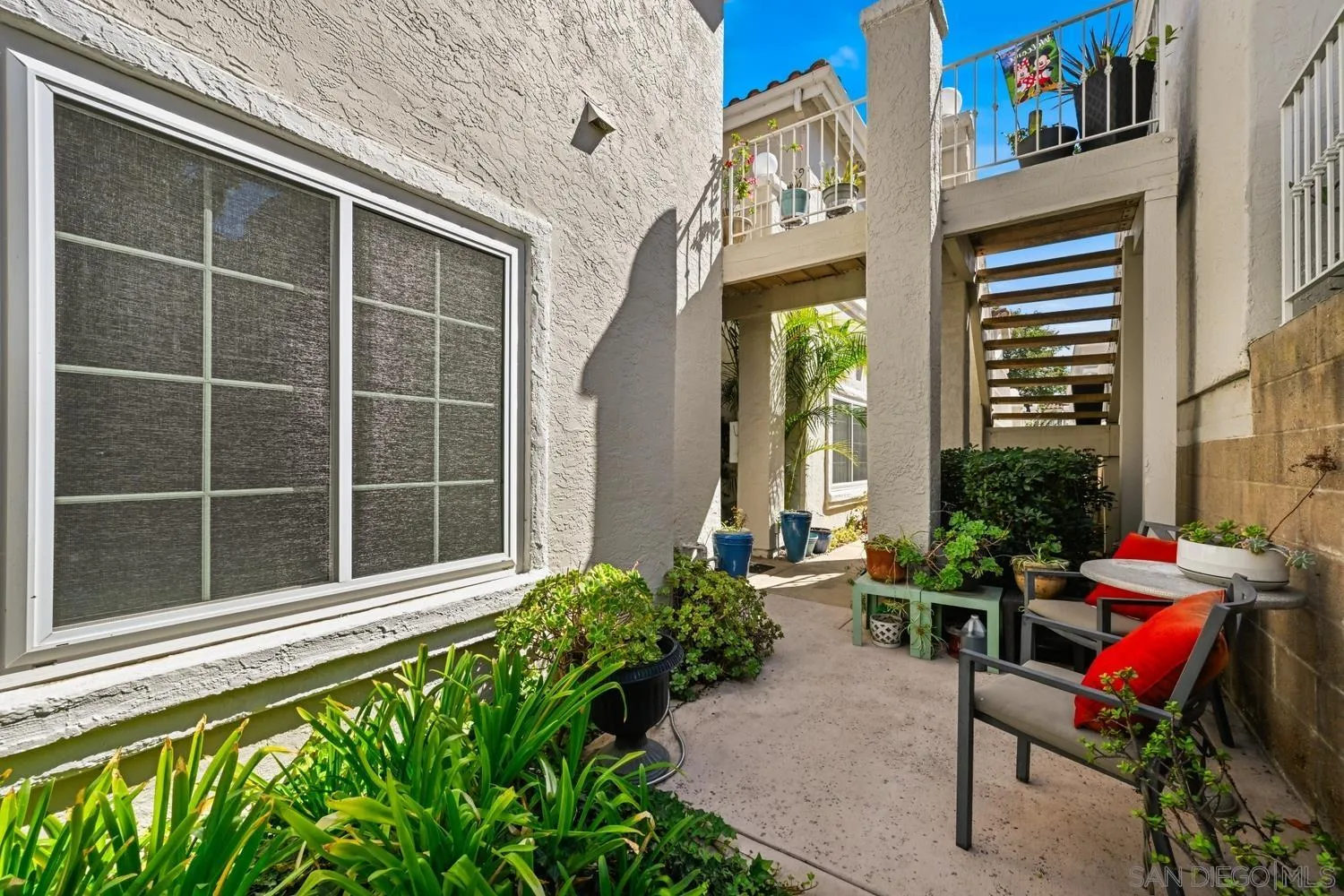 1646 Via Caminar, San Marcos, CA 92078 1646 Via Caminar, San Marcos, CA 92078