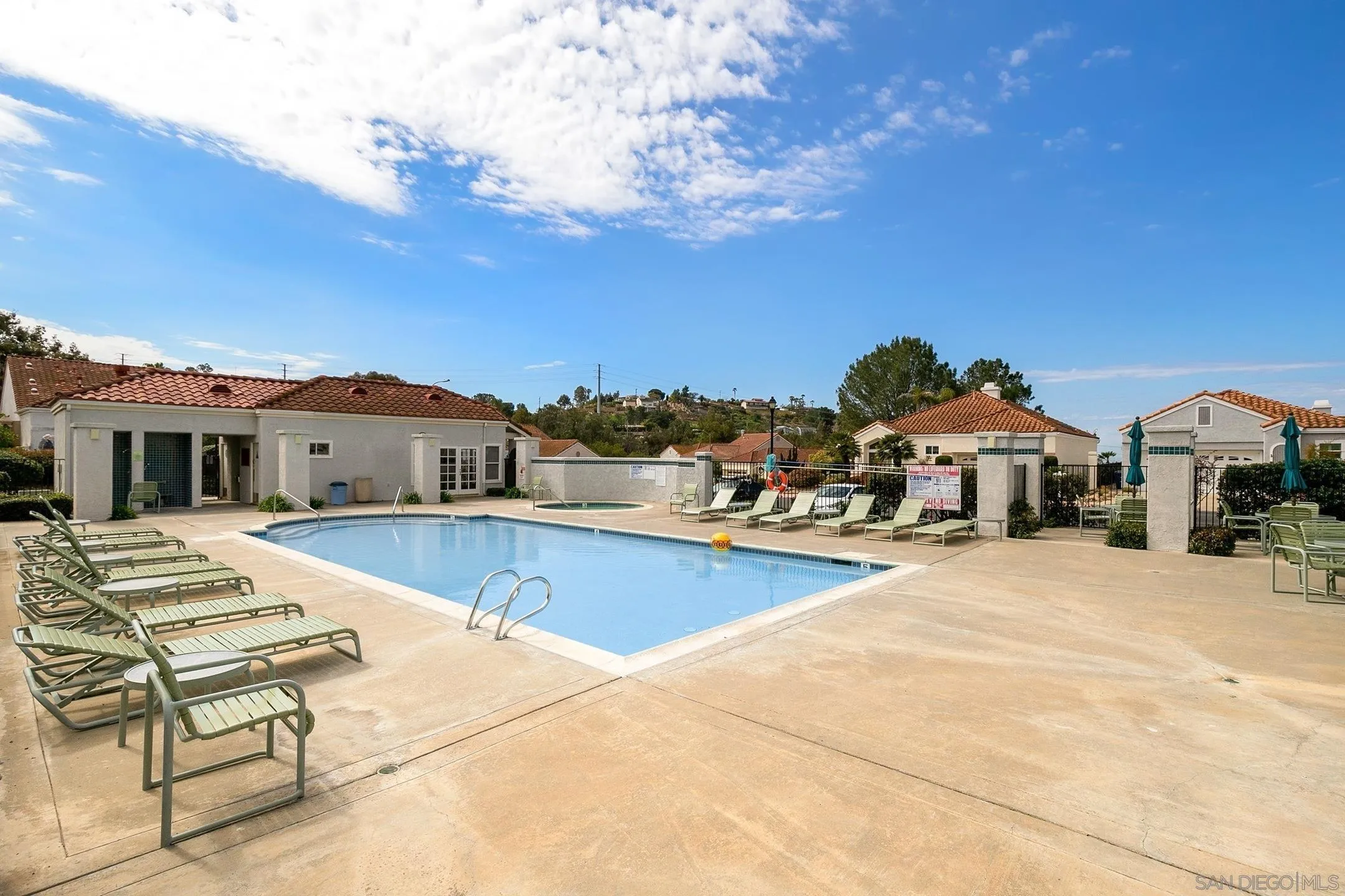 https://cdn.realtyfeed.com/cdn/127/260024638/ec24eb30d634e1103da55af033f9f546.webp