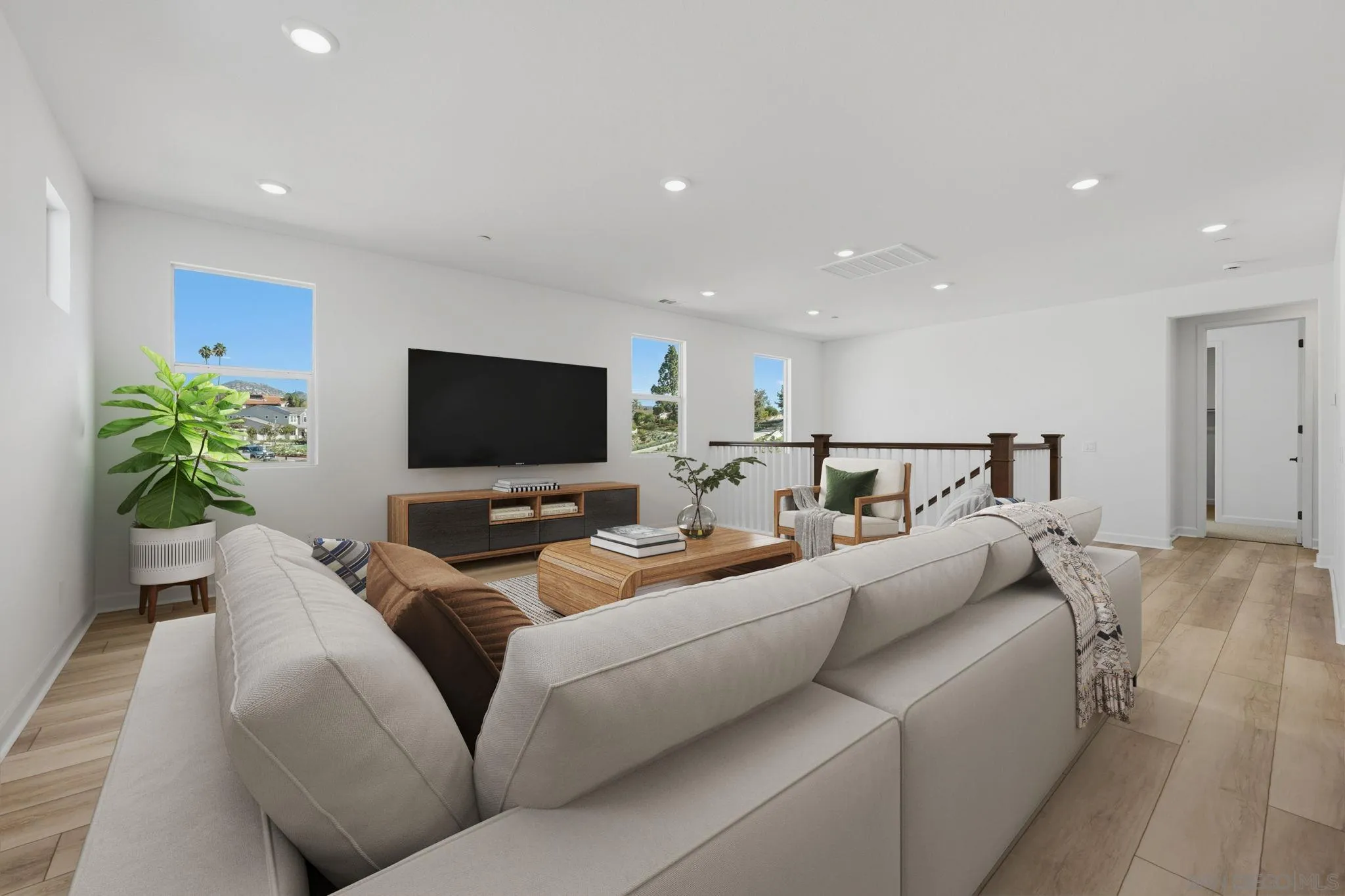 https://cdn.realtyfeed.com/cdn/127/260024643/00165c9e4429eb9d4cea37ef656afd50.webp