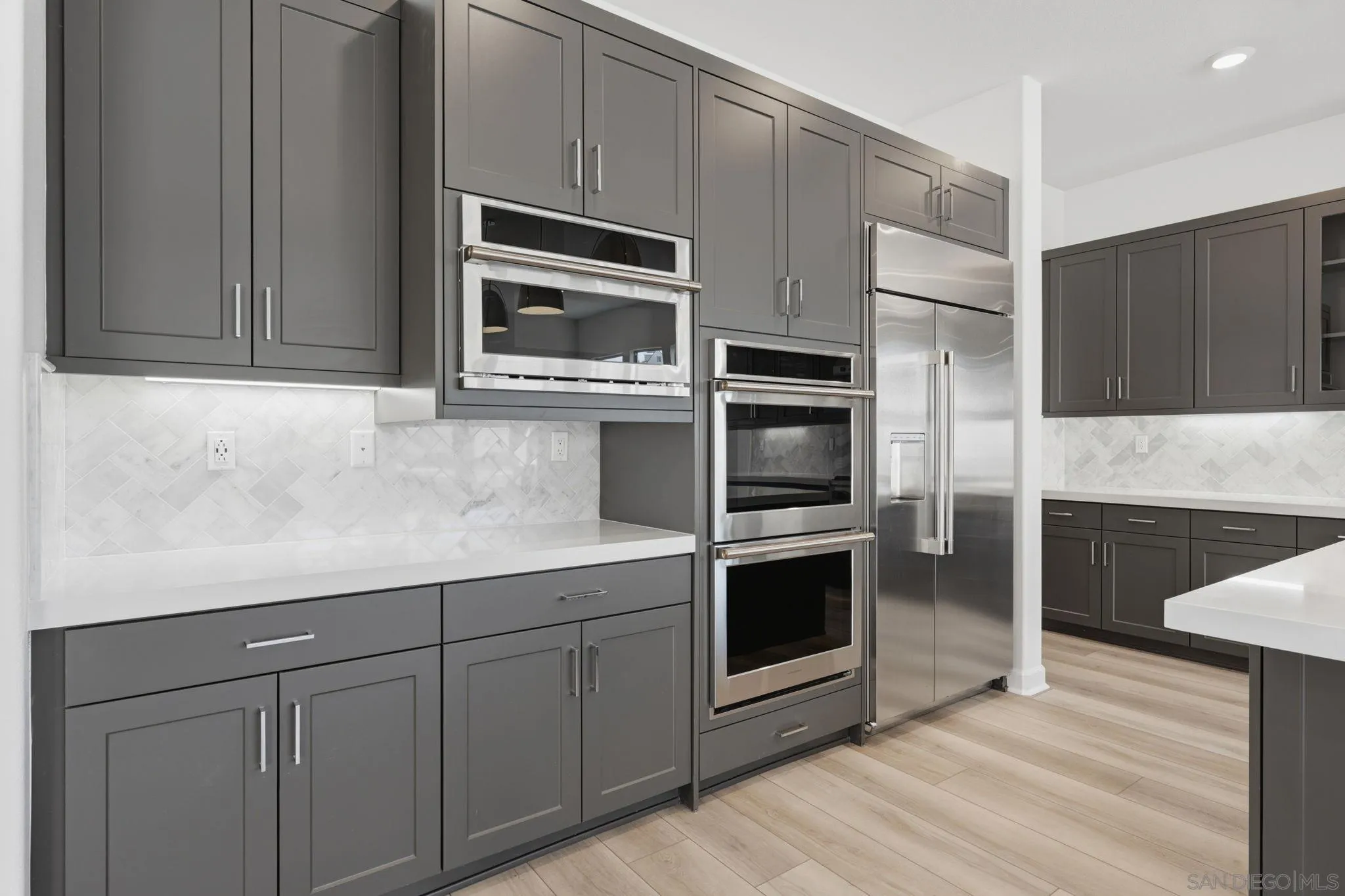 https://cdn.realtyfeed.com/cdn/127/260024643/0650ebc2bdcf1a6fe55435dbcad31353.webp