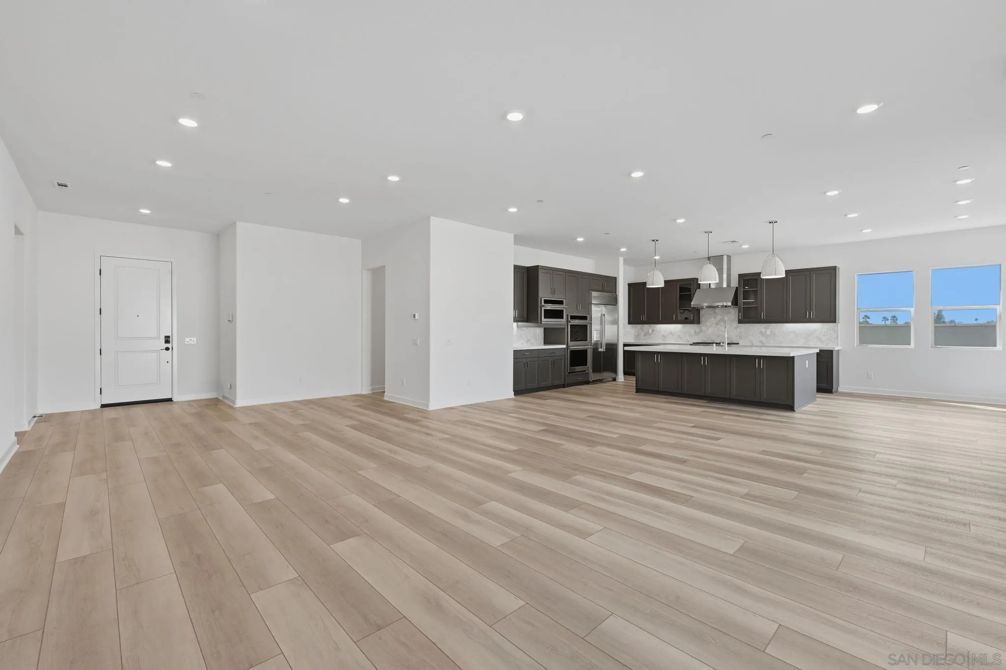 https://cdn.realtyfeed.com/cdn/127/260024643/0d4048f23a34916e7f2c5619114dd128.webp