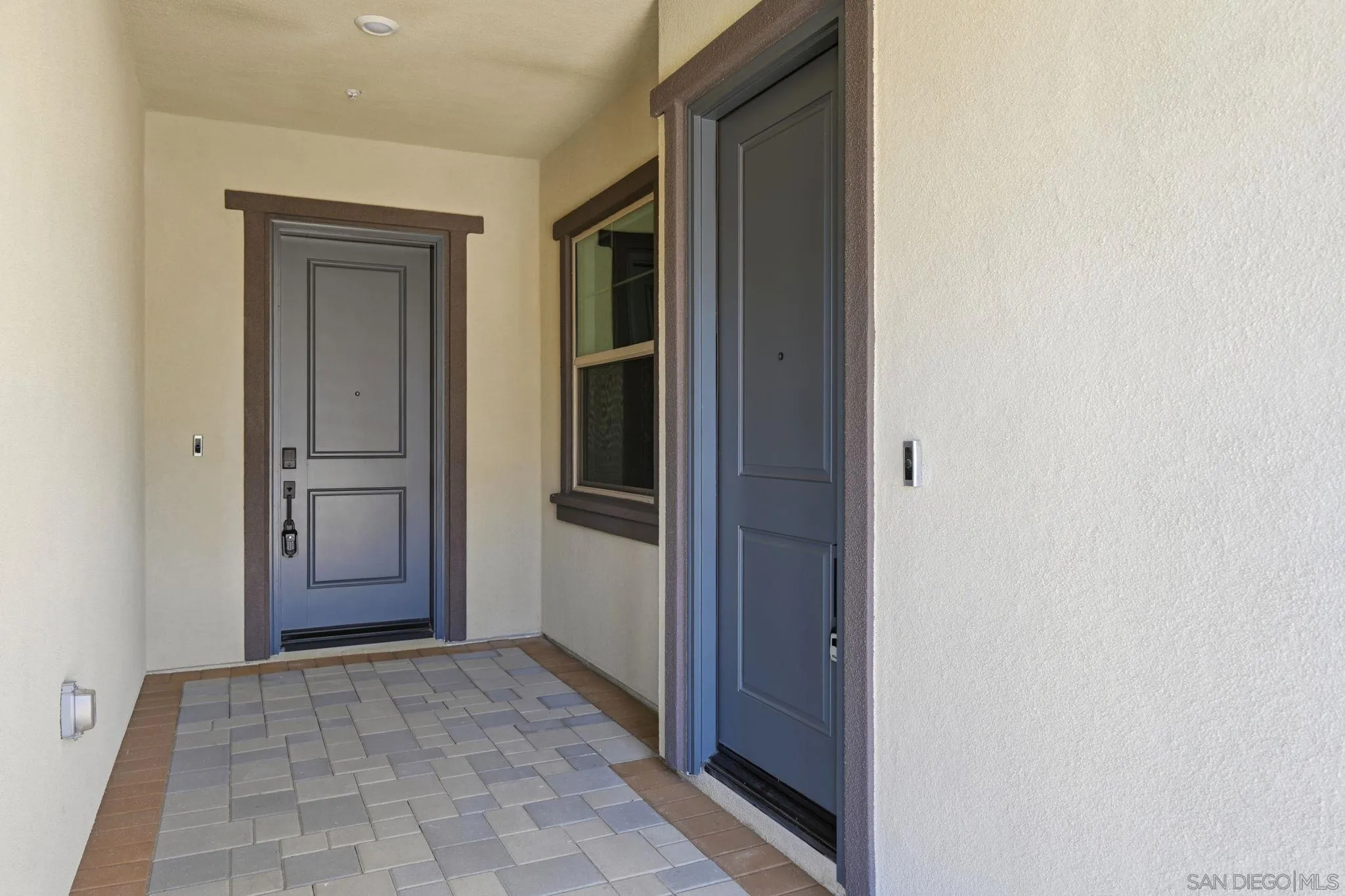 https://cdn.realtyfeed.com/cdn/127/260024643/64a69f175baf1b180998622cd495bcd2.webp