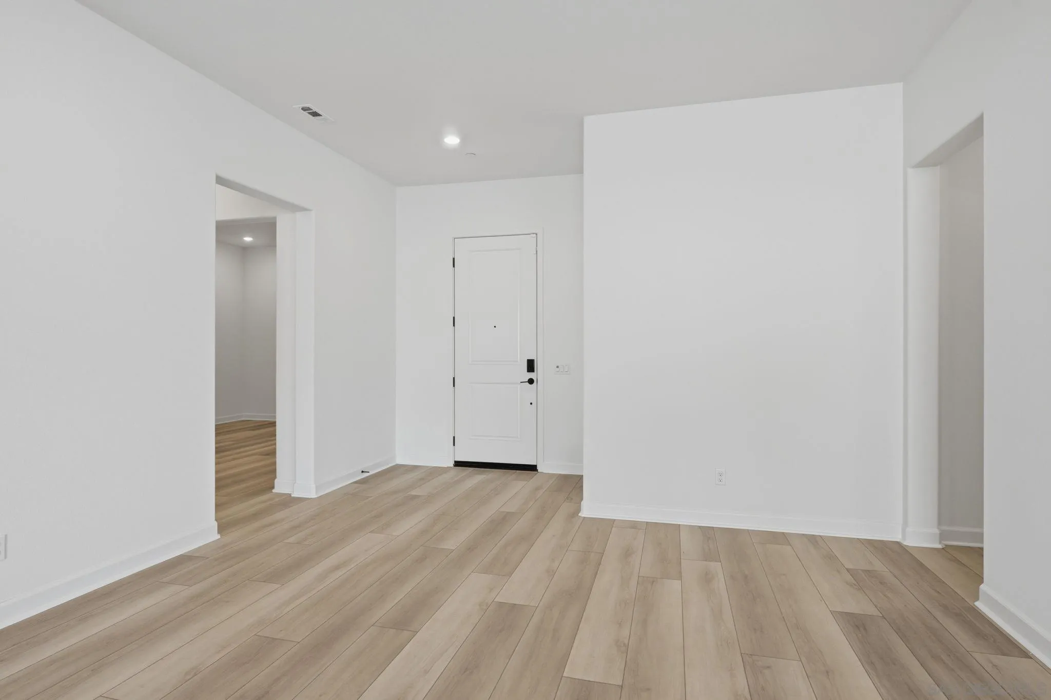 https://cdn.realtyfeed.com/cdn/127/260024643/64b12916dccb1c53c632d3b4789bbe46.webp