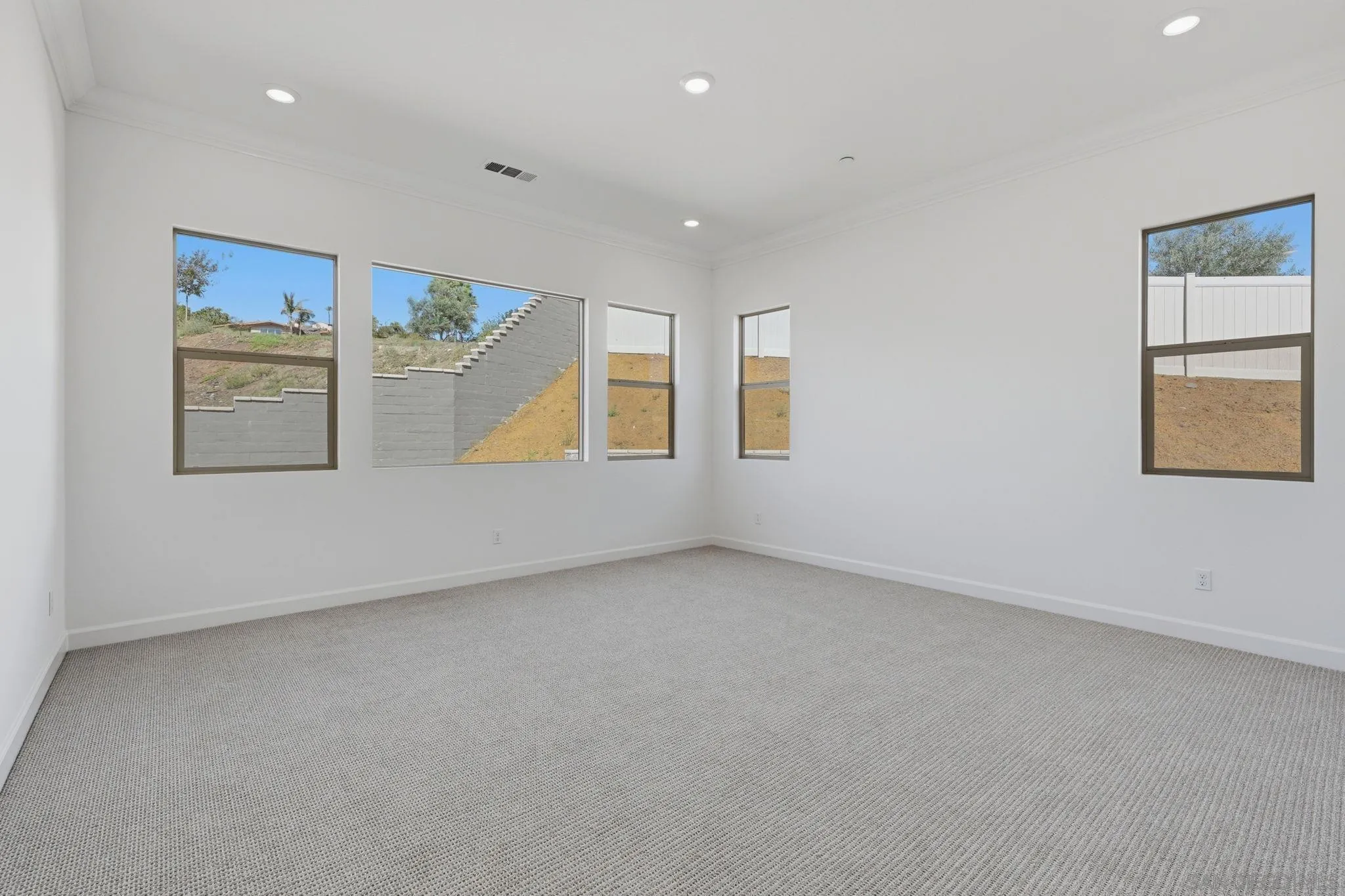https://cdn.realtyfeed.com/cdn/127/260024643/6e07acf516693f605770b1aa706c787d.webp