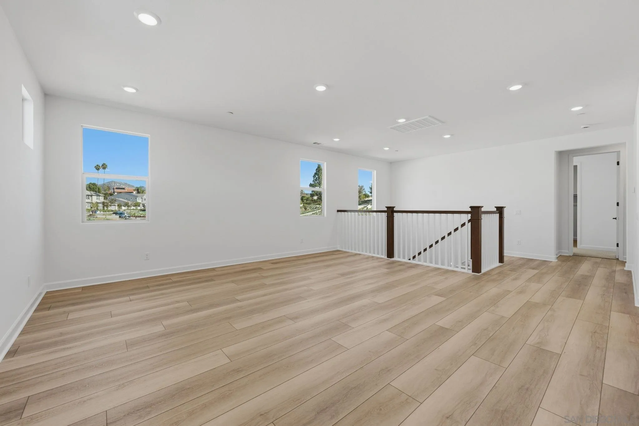 https://cdn.realtyfeed.com/cdn/127/260024643/7a7d18eeb717b70ca2ad0332c1554710.webp