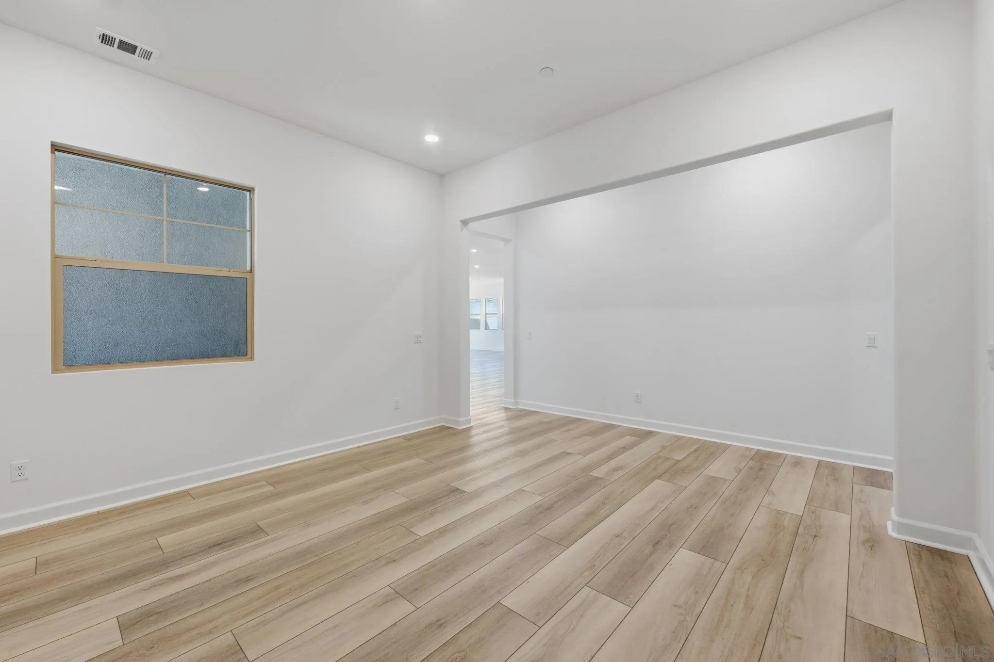 https://cdn.realtyfeed.com/cdn/127/260024643/9c5a99d7f02110c100d7c05cf57cfaef.webp