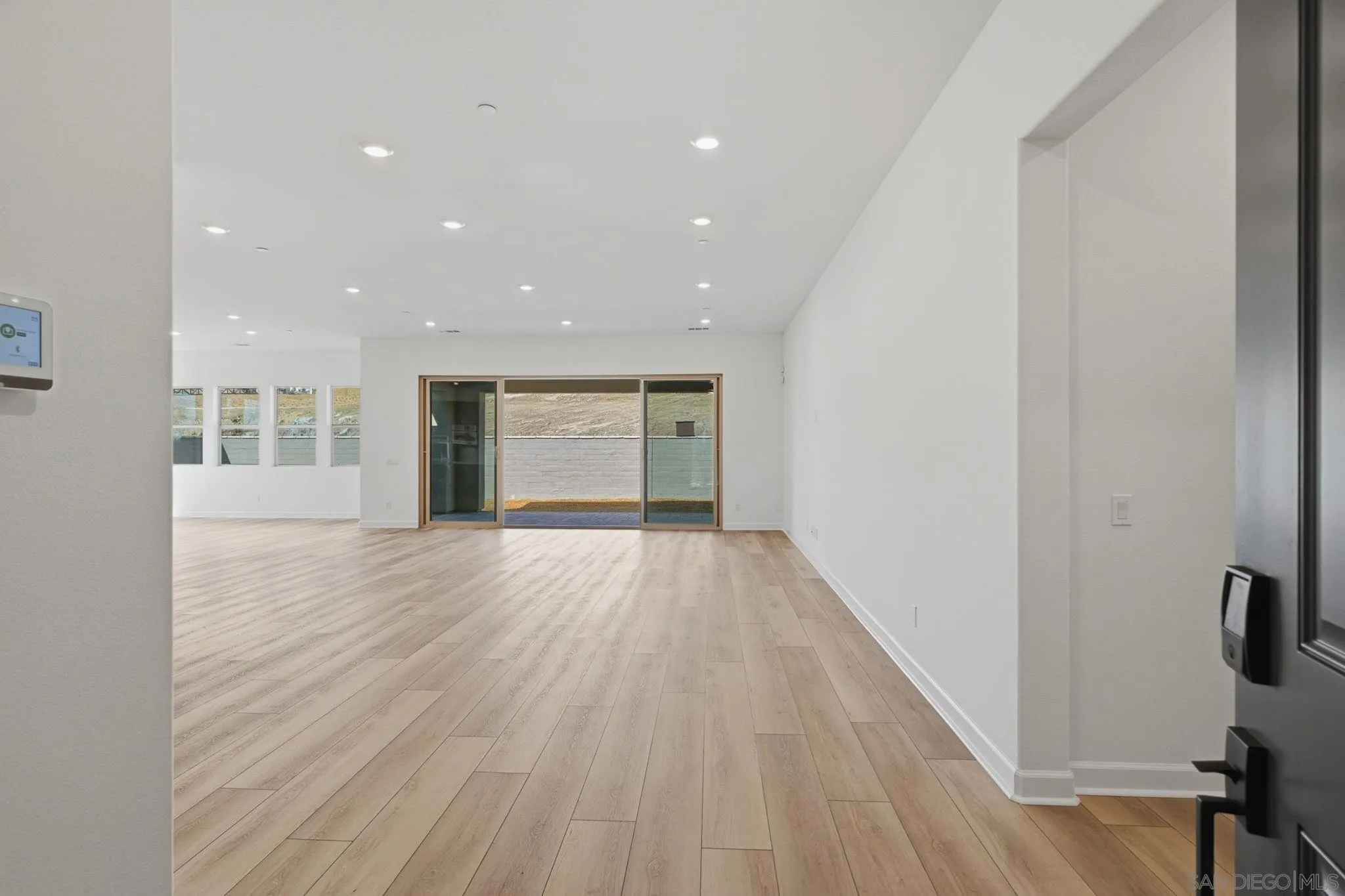https://cdn.realtyfeed.com/cdn/127/260024643/a987b40732df4481556443aa008ba7bf.webp