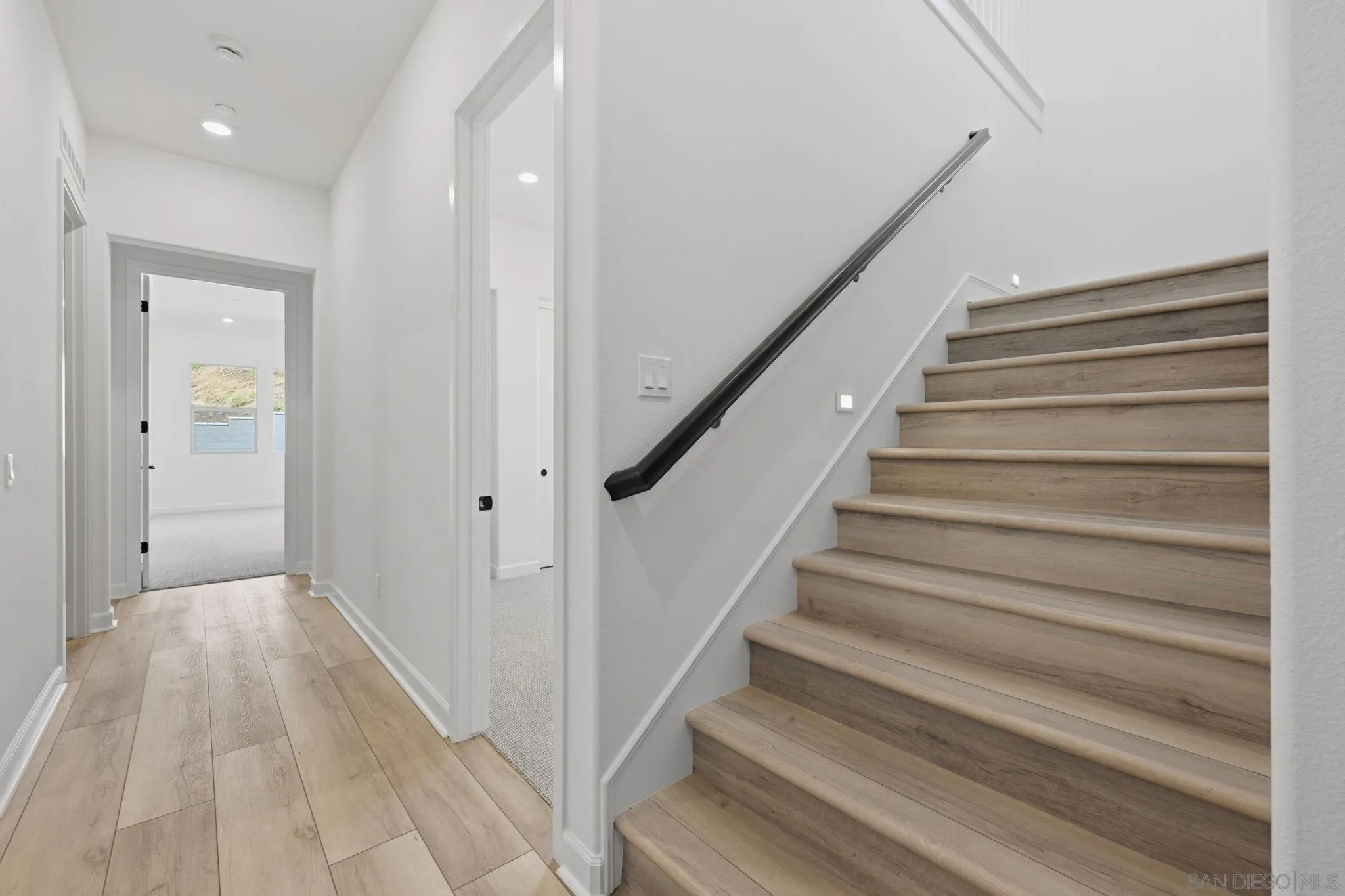 https://cdn.realtyfeed.com/cdn/127/260024643/a9bf16d7c598c3fefa59cb19c0cc95e4.webp