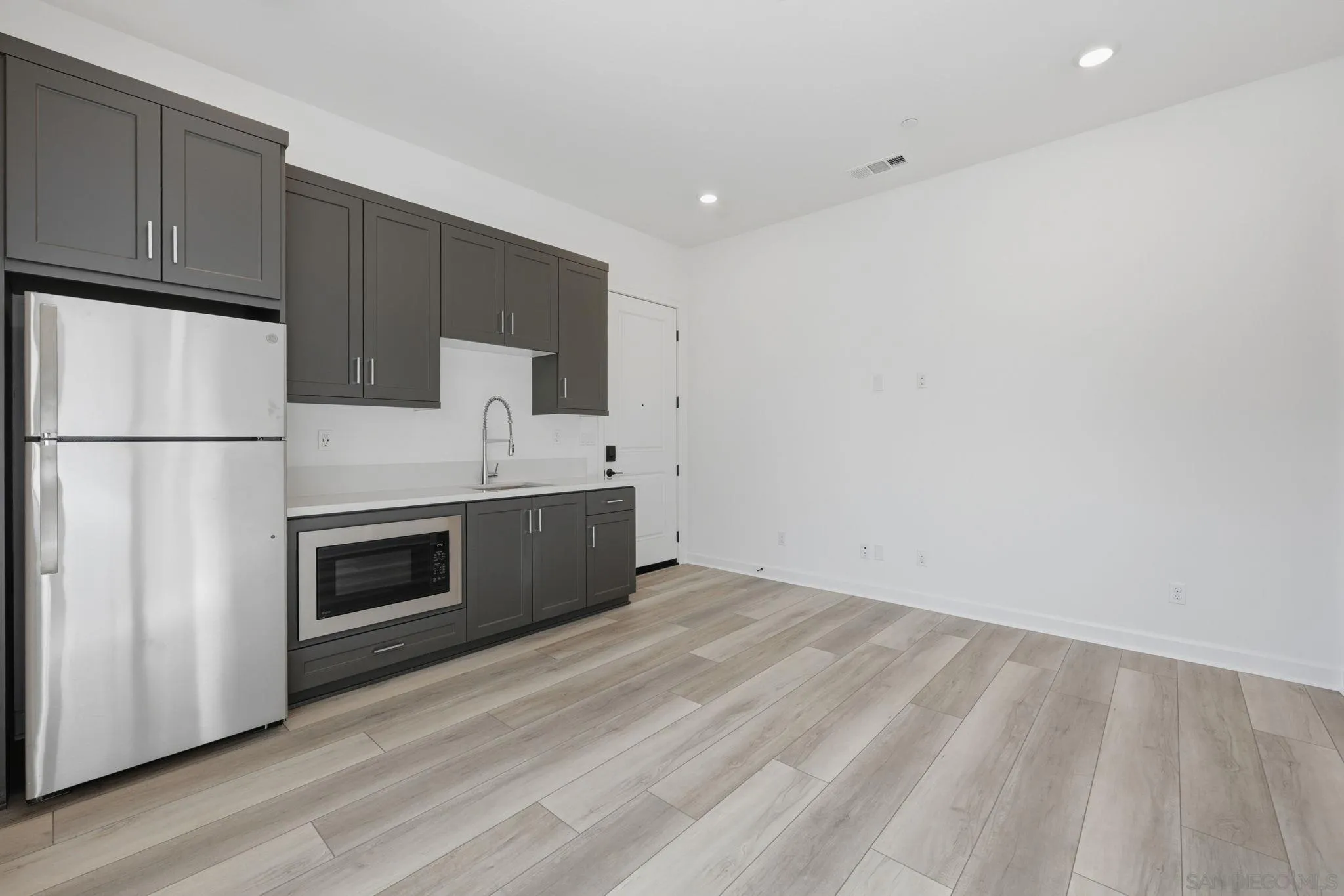 https://cdn.realtyfeed.com/cdn/127/260024643/be0d217153ac68eb290e9138d34c7515.webp