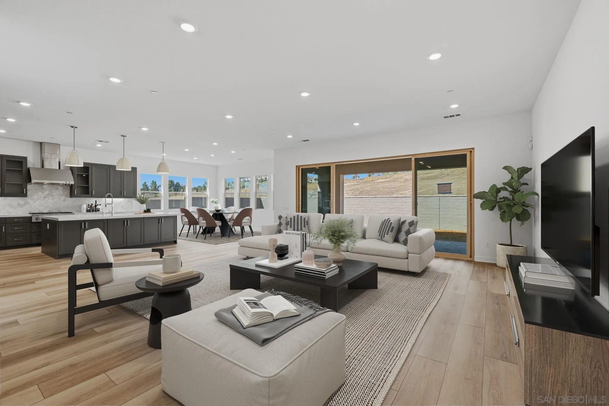 https://cdn.realtyfeed.com/cdn/127/260024643/c85688fb2f3bc9becbea00d1ef597086.webp