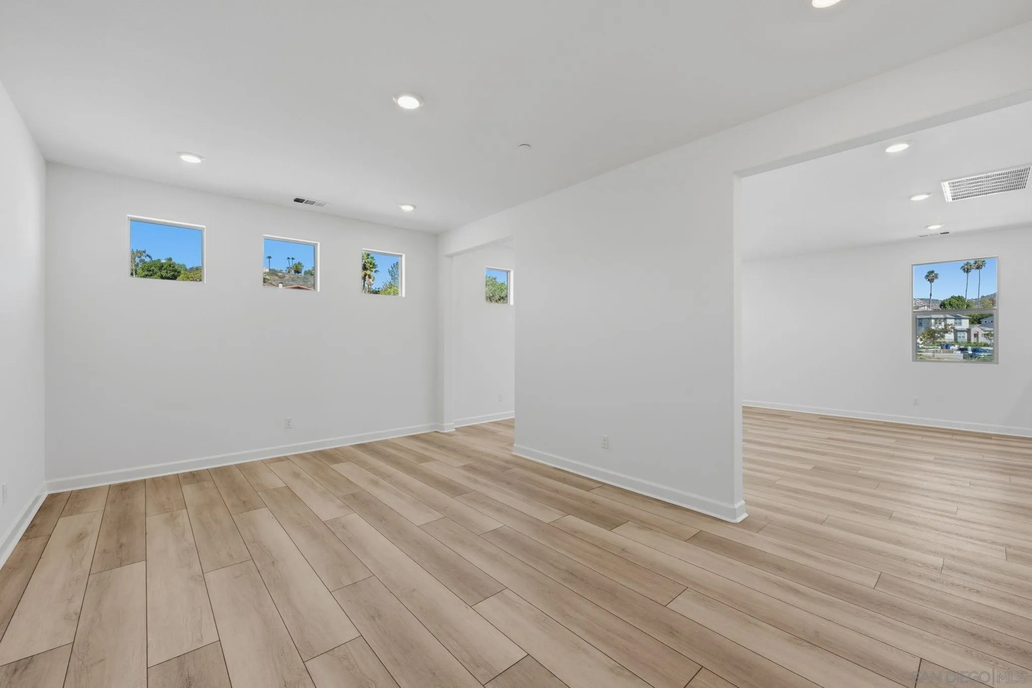 https://cdn.realtyfeed.com/cdn/127/260024643/cd416276c8d80fdee192f5e3c720ea23.webp
