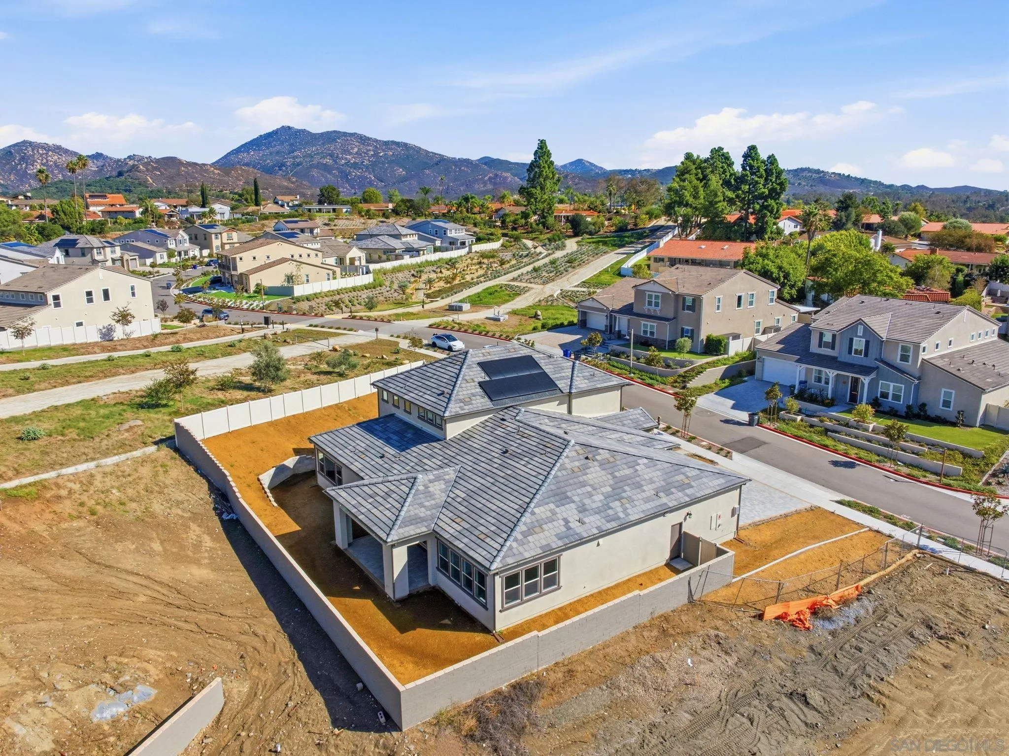 https://cdn.realtyfeed.com/cdn/127/260024643/e018ff42df78e8b06f9a6a508730c724.webp