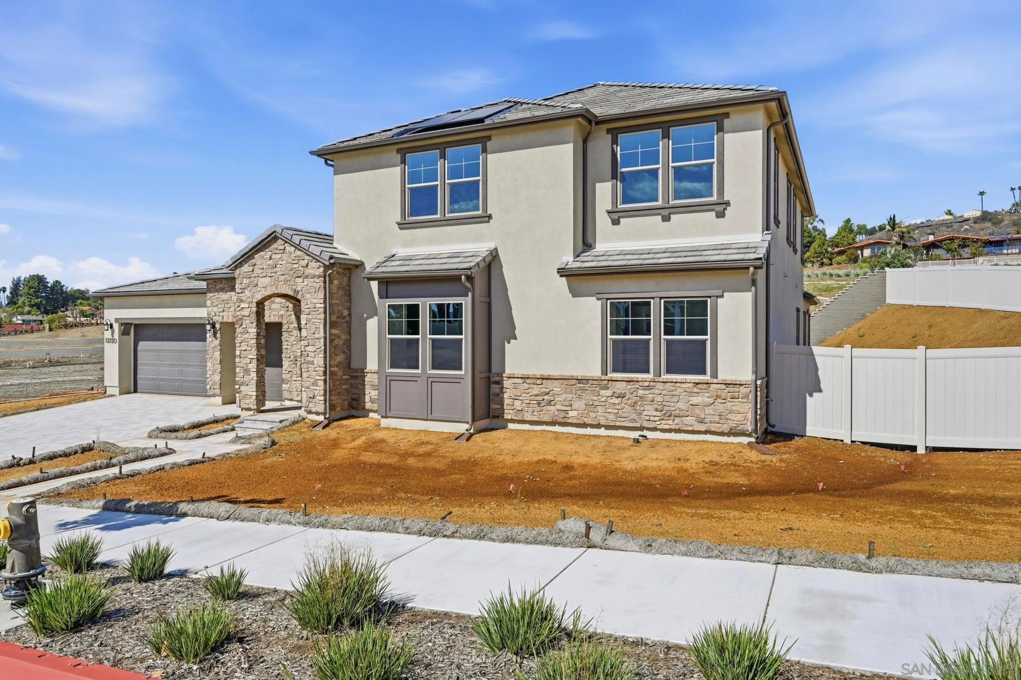 https://cdn.realtyfeed.com/cdn/127/260024643/f98551330fd2923de9ead9745522e56d.webp