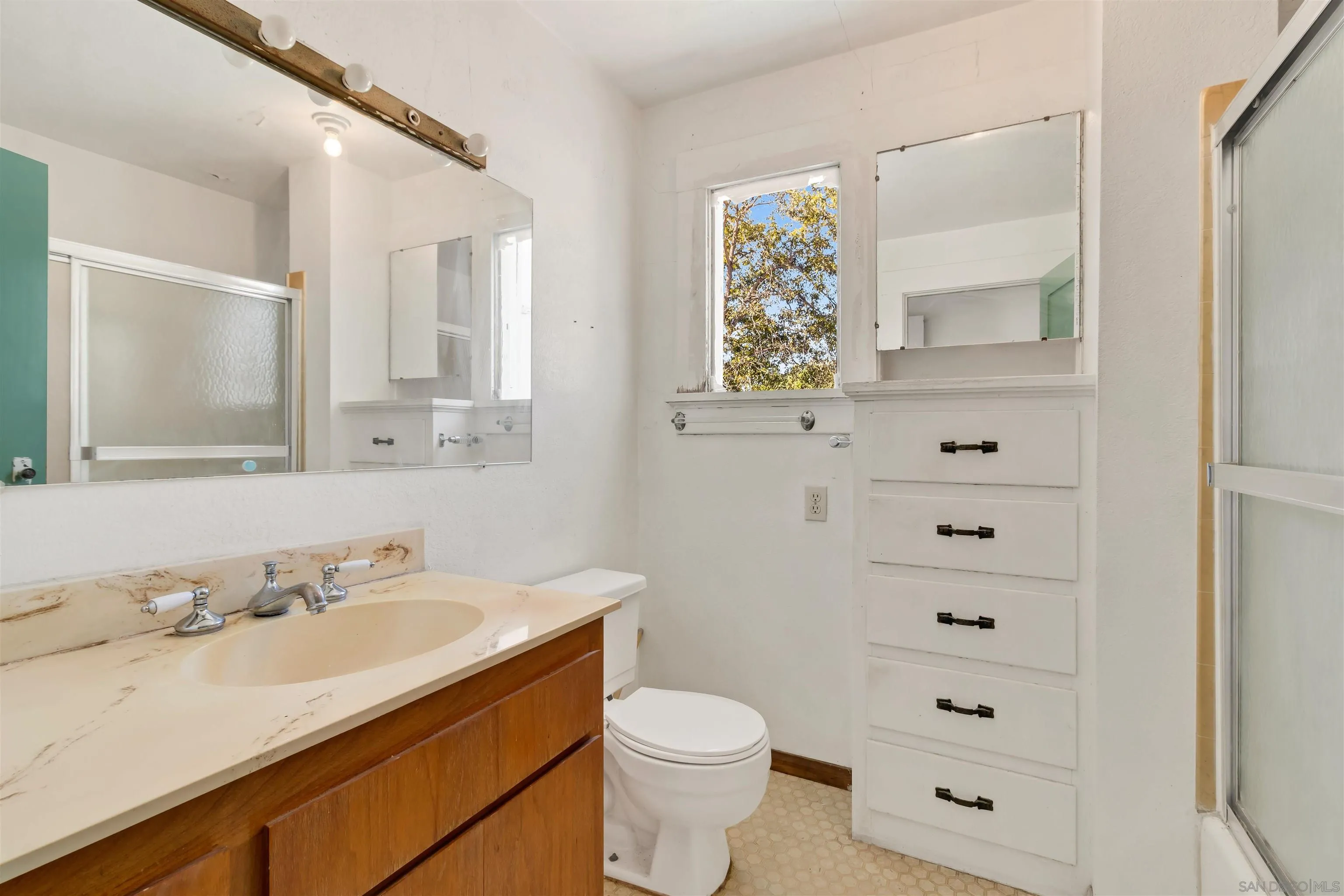 https://cdn.realtyfeed.com/cdn/127/260024644/6c3b36a33dbbbcaea445e1a9a5f79236.webp