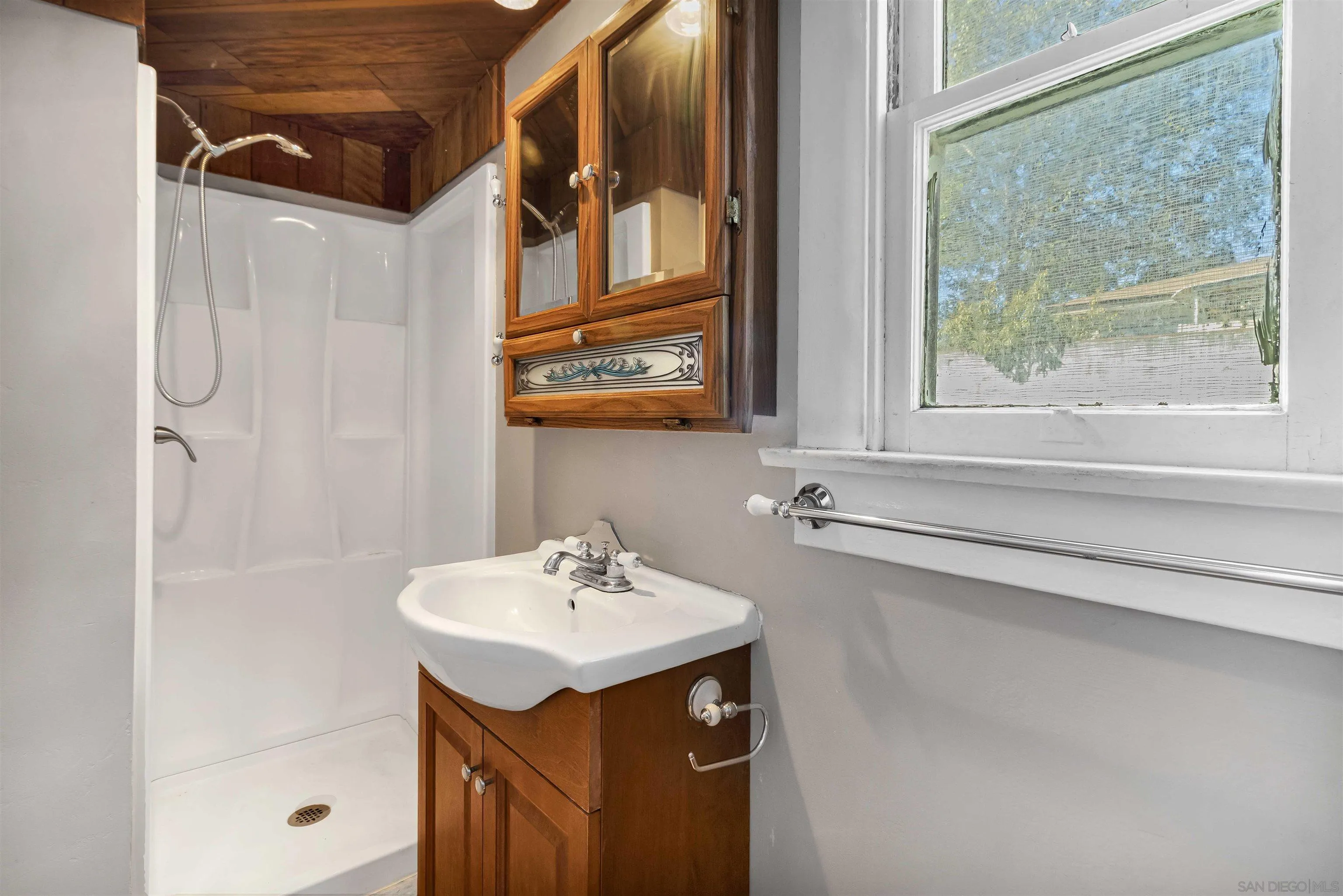 https://cdn.realtyfeed.com/cdn/127/260024644/9b6db7cfa1c5d6e8632f0171ddabd869.webp