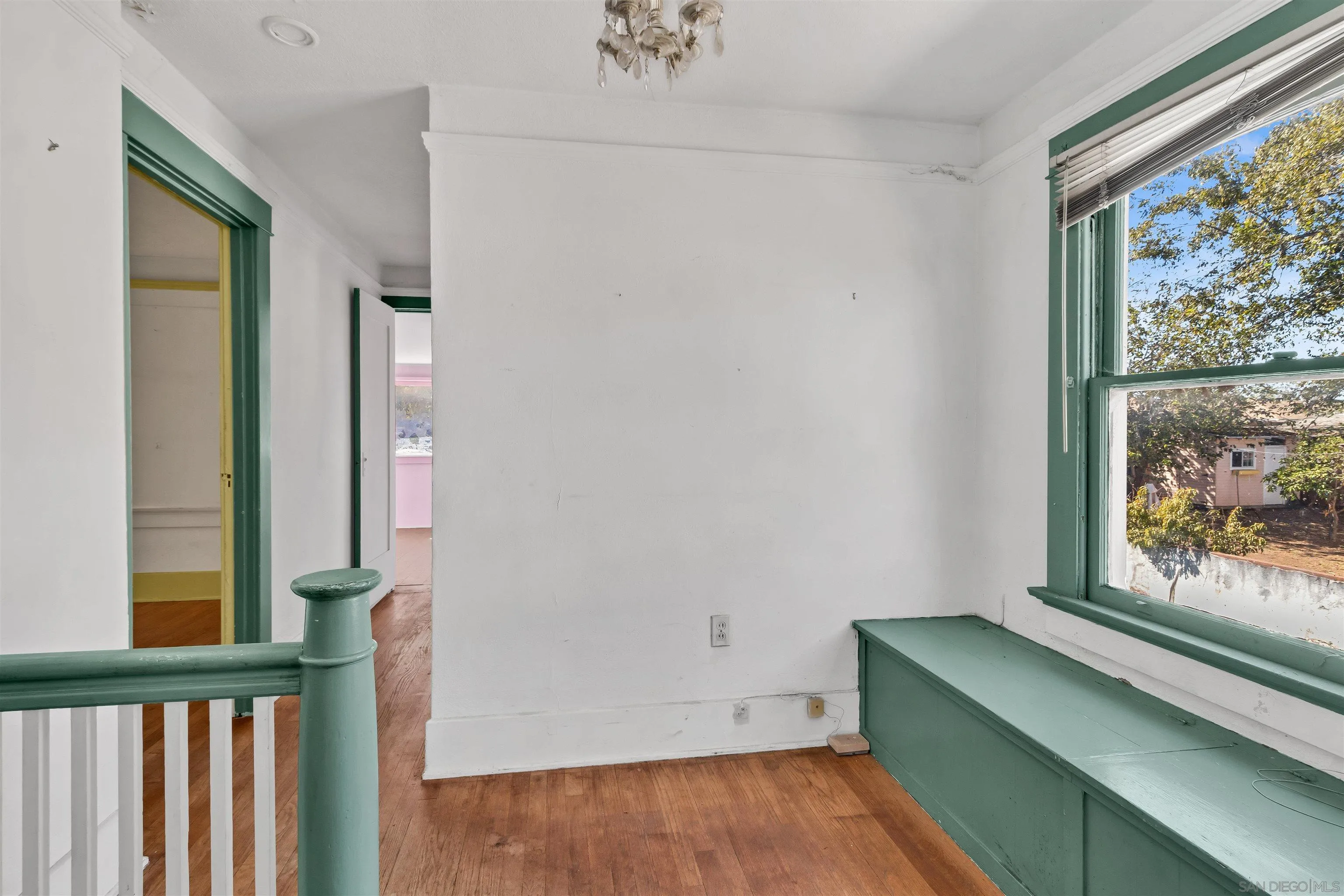 https://cdn.realtyfeed.com/cdn/127/260024644/bfdeba149631d52b858d9c3ba208f622.webp