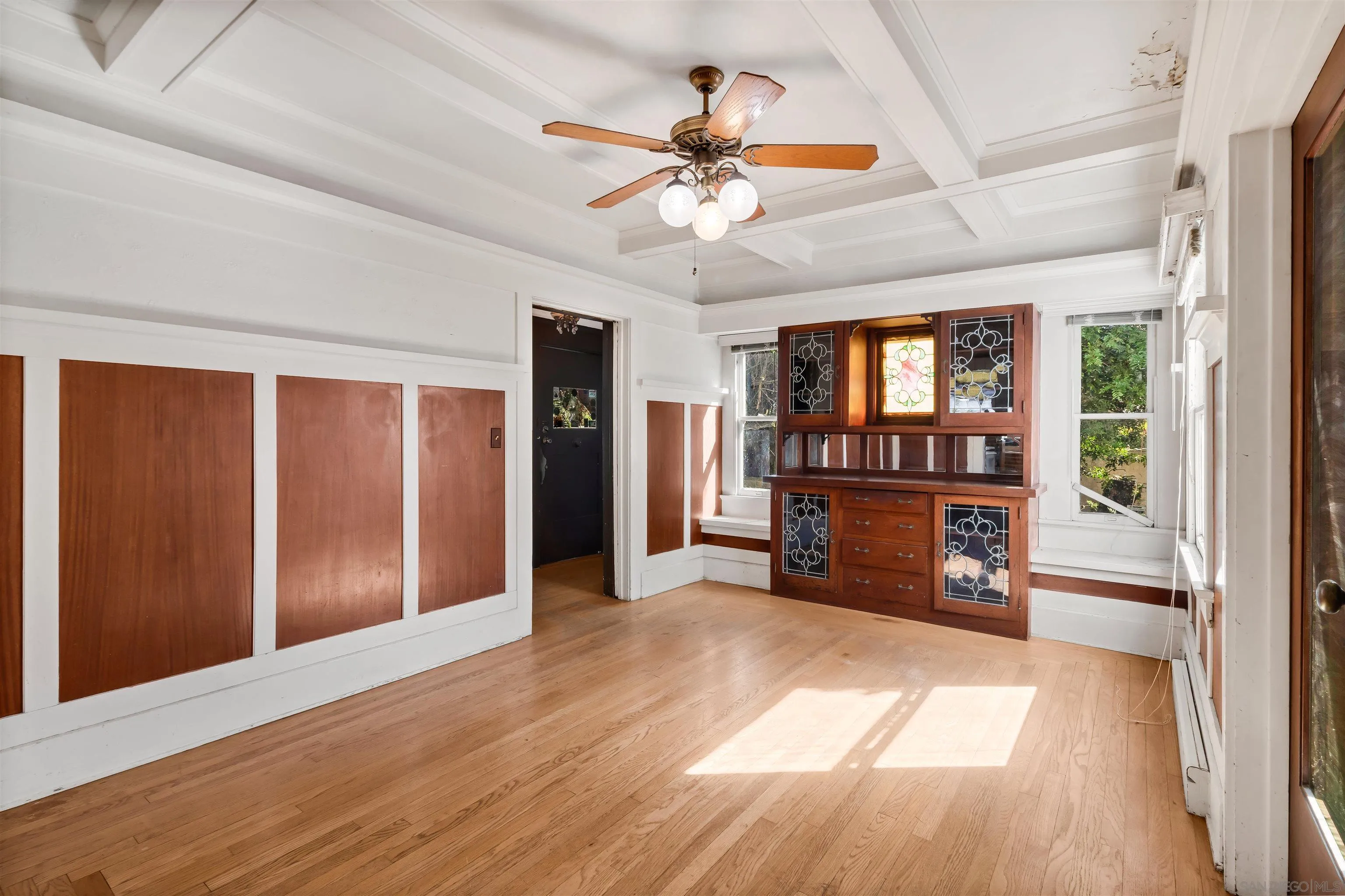 https://cdn.realtyfeed.com/cdn/127/260024644/c06ce644da381bb8b63d5efdb75a8f42.webp