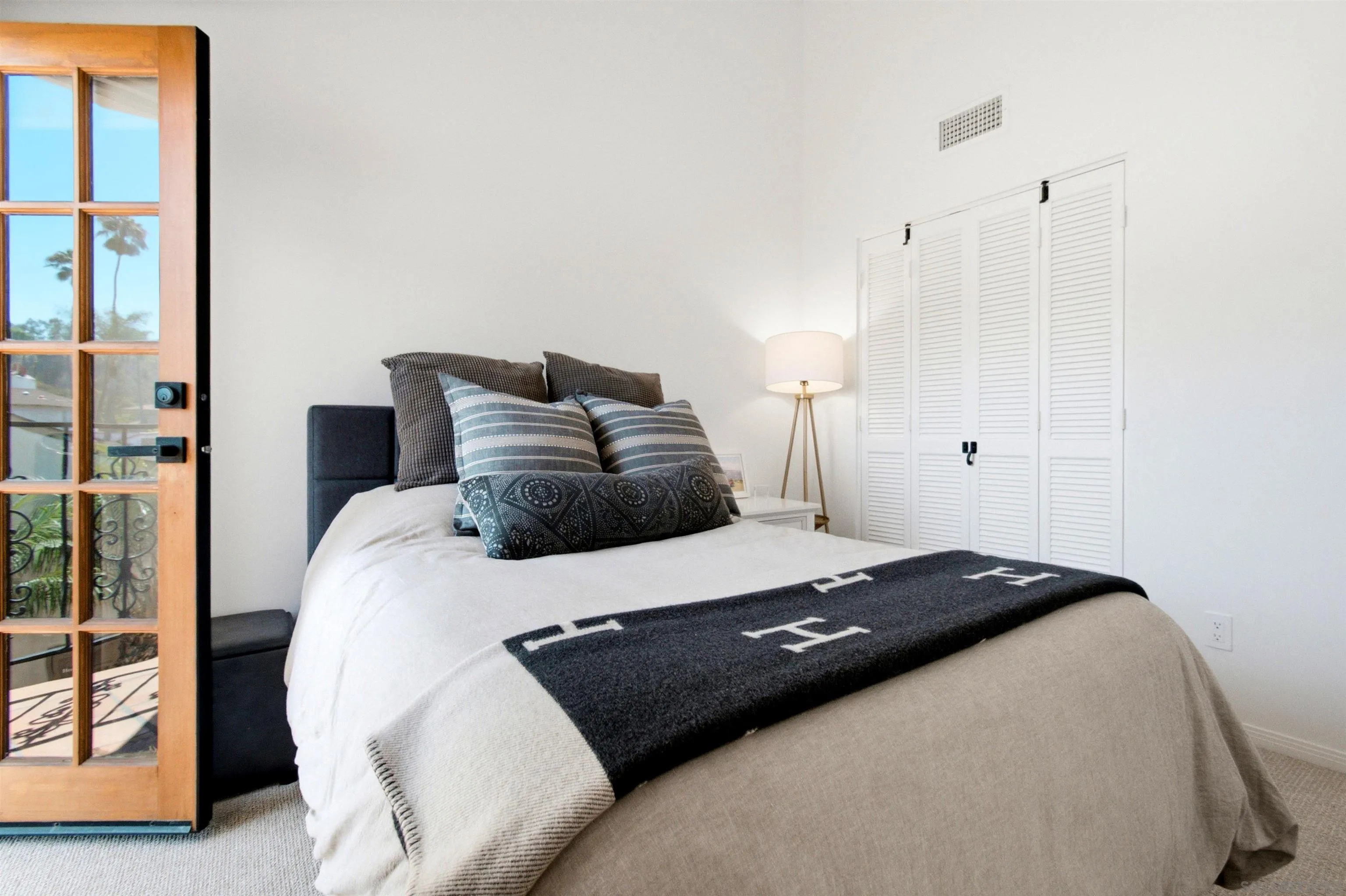 https://cdn.realtyfeed.com/cdn/127/260024648/6cefd4bc92380c64f276a31720d82051.webp