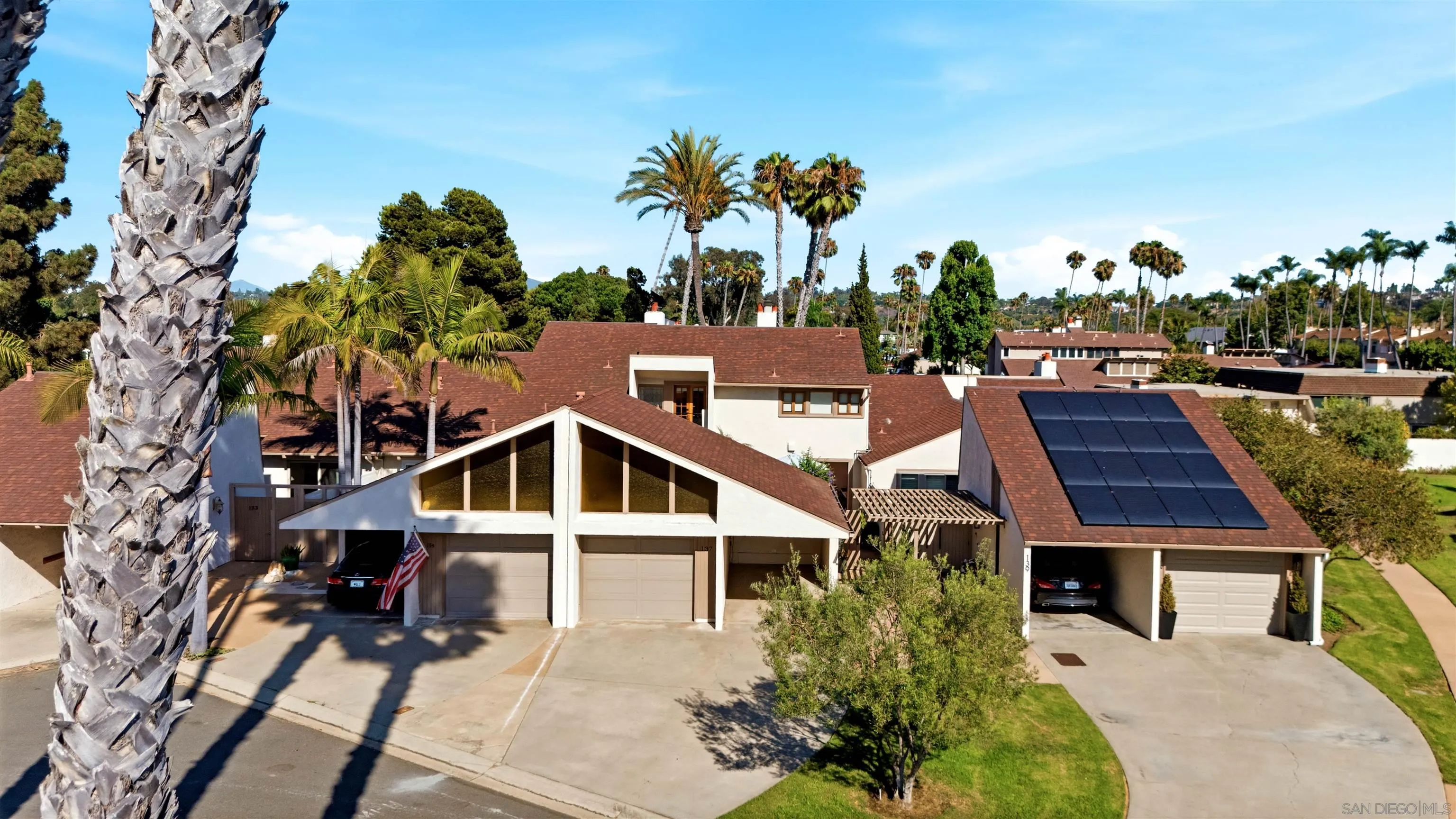 https://cdn.realtyfeed.com/cdn/127/260024648/76b0bb336be0aa95d9a87da1e1380fda.webp