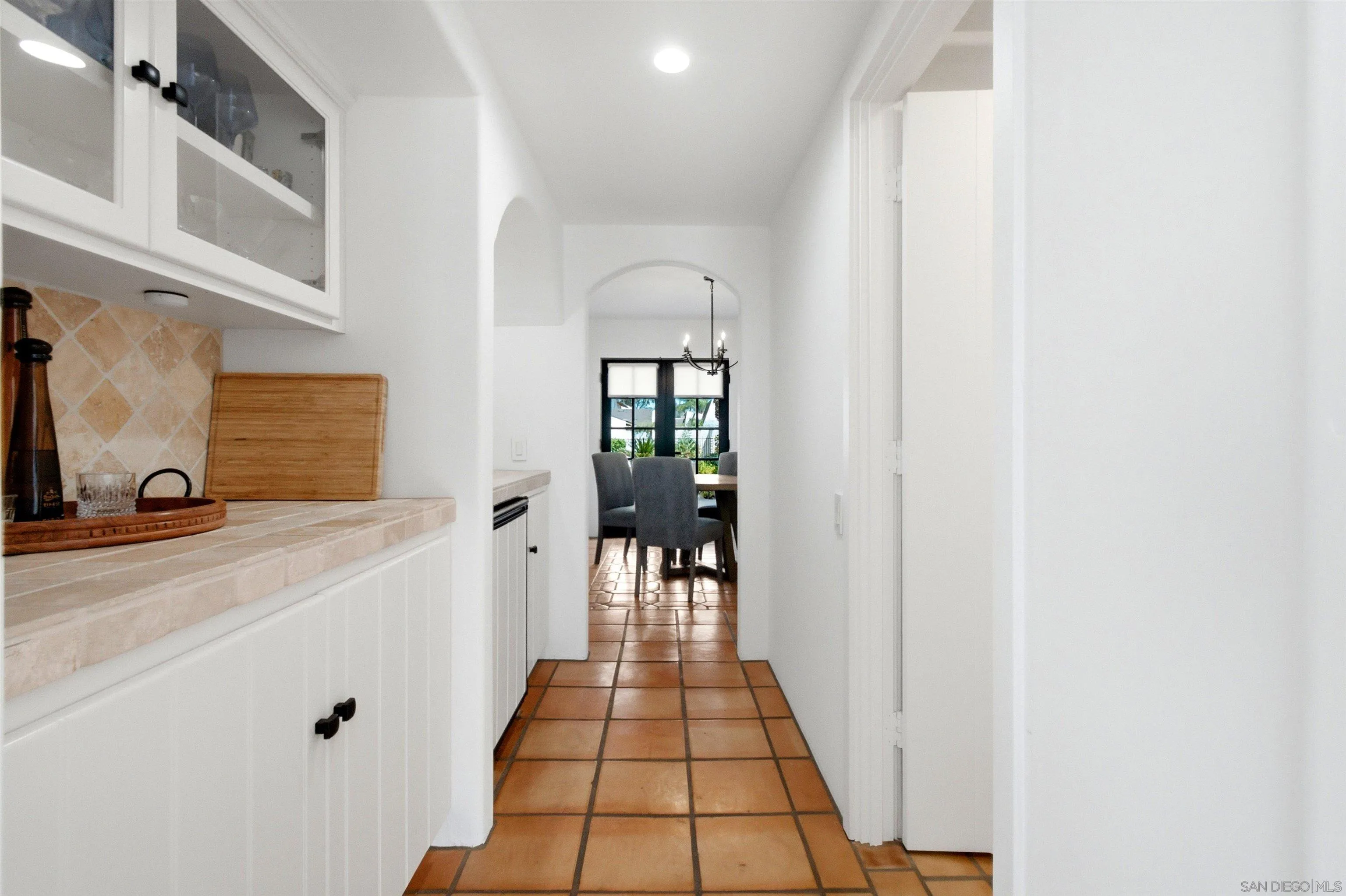 https://cdn.realtyfeed.com/cdn/127/260024648/79787ef44929c2231de09f97bd8141b8.webp