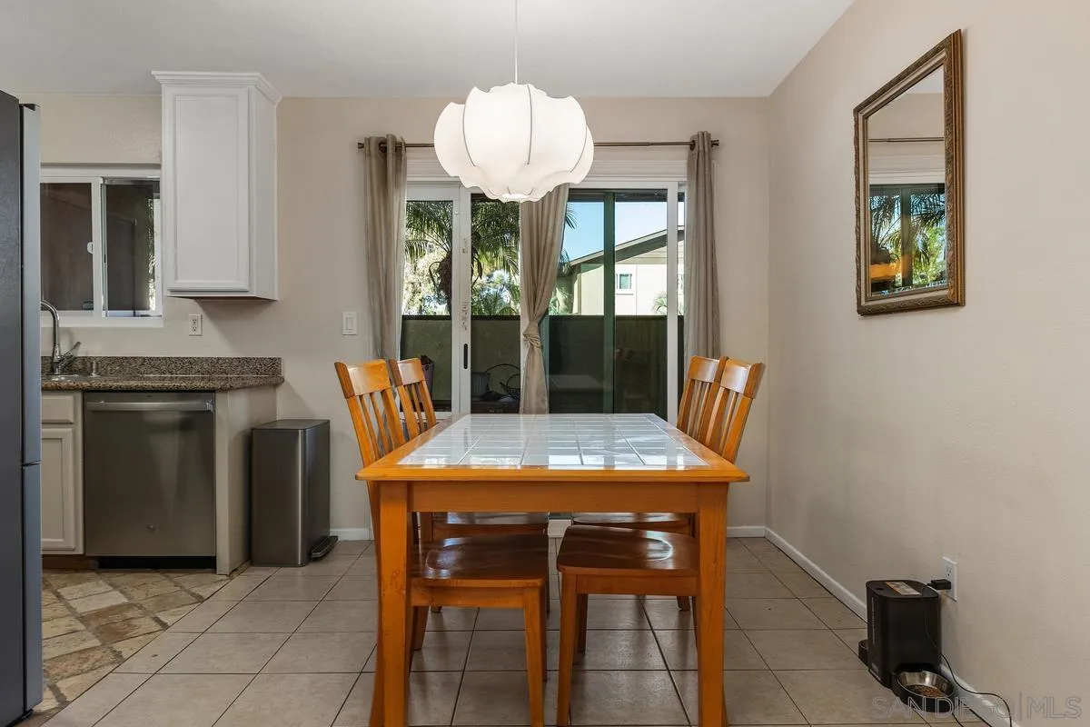 https://cdn.realtyfeed.com/cdn/127/260024650/1dee4227ac105b25b10f68fe98dea035.webp