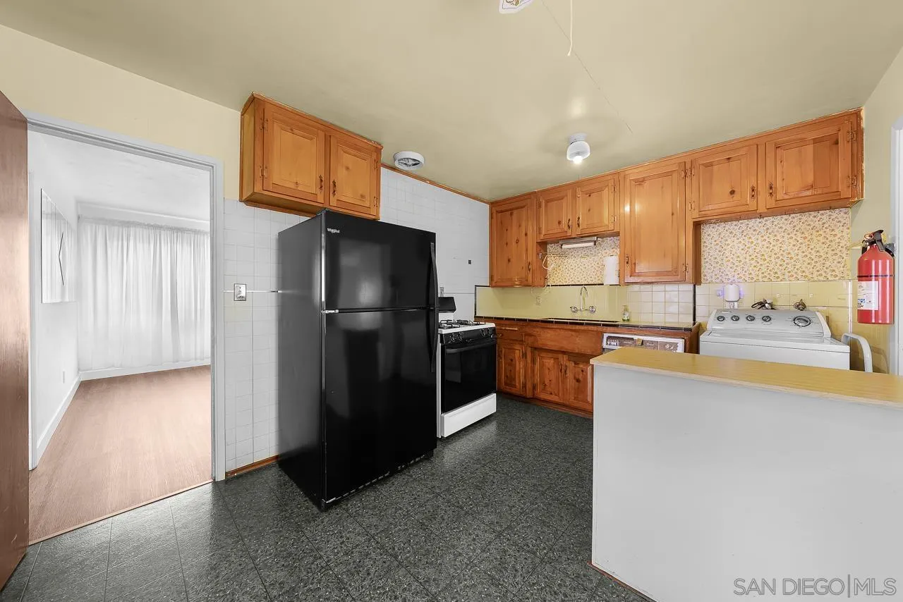 3719-21 Clinton St, San Diego, CA 92113, photo 32