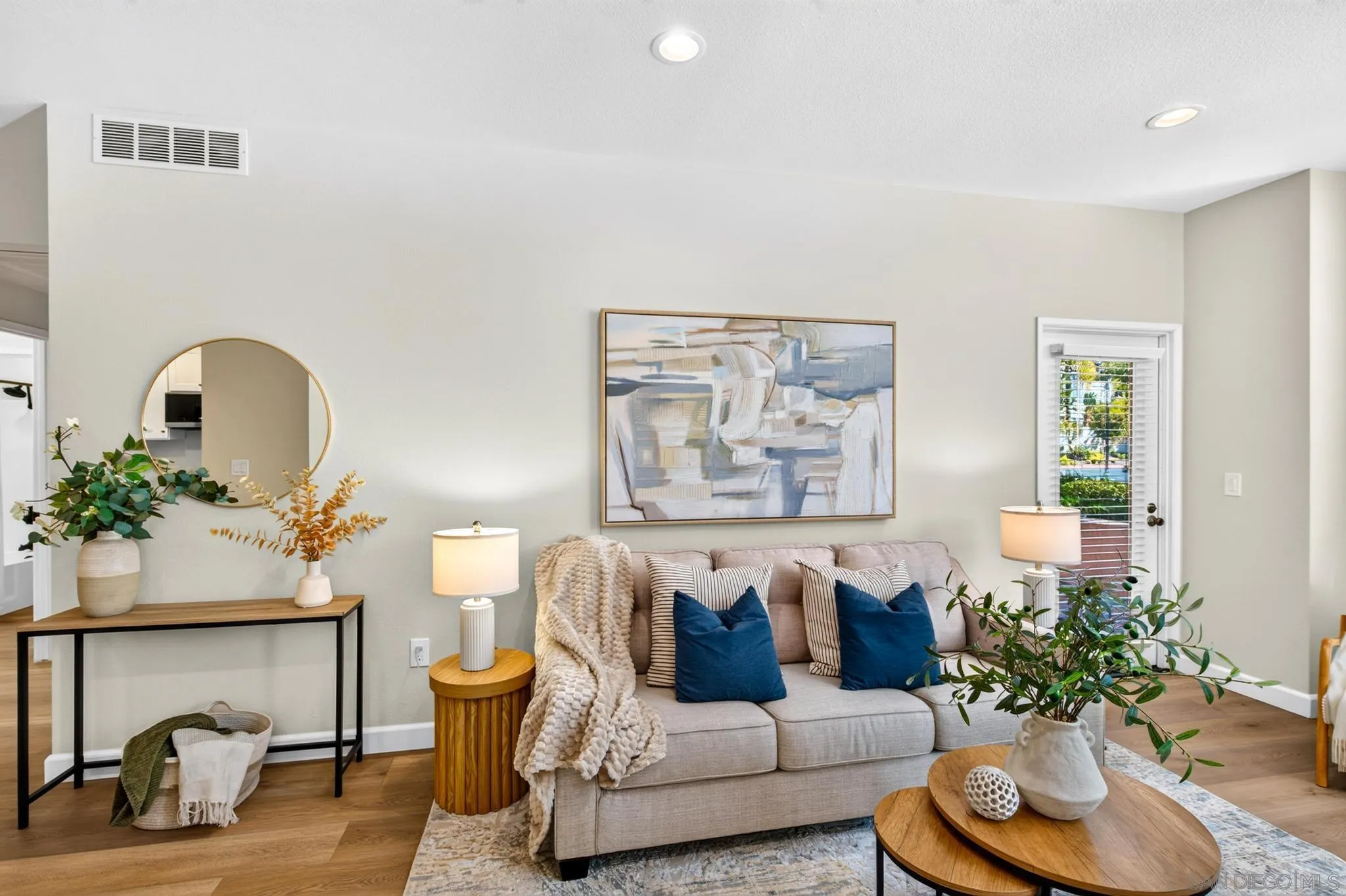 https://cdn.realtyfeed.com/cdn/127/260024674/126b763b754e63f39bb00136bd3903de.webp