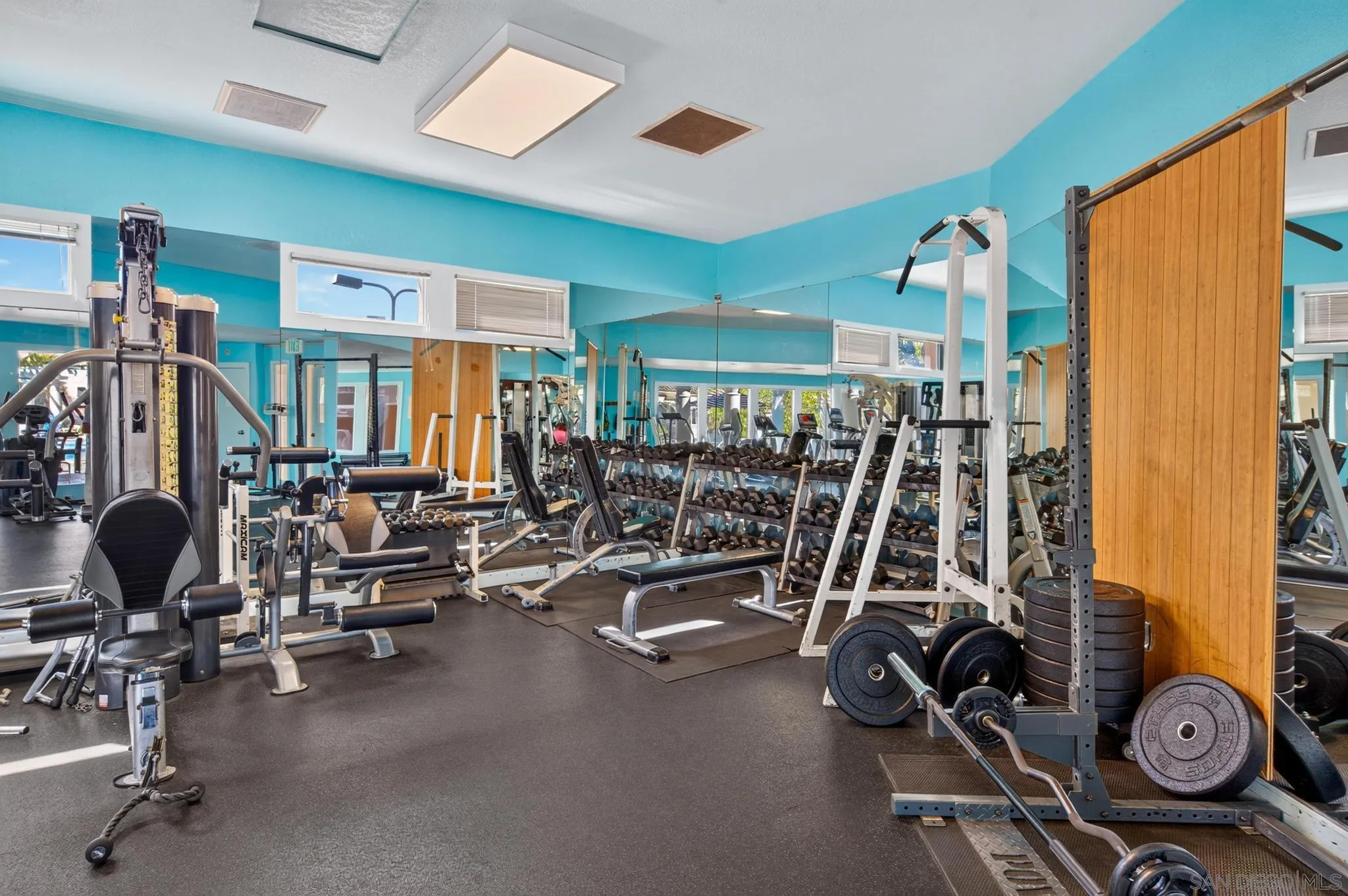 https://cdn.realtyfeed.com/cdn/127/260024674/30647f51c79e050cedf008b282794ce0.webp
