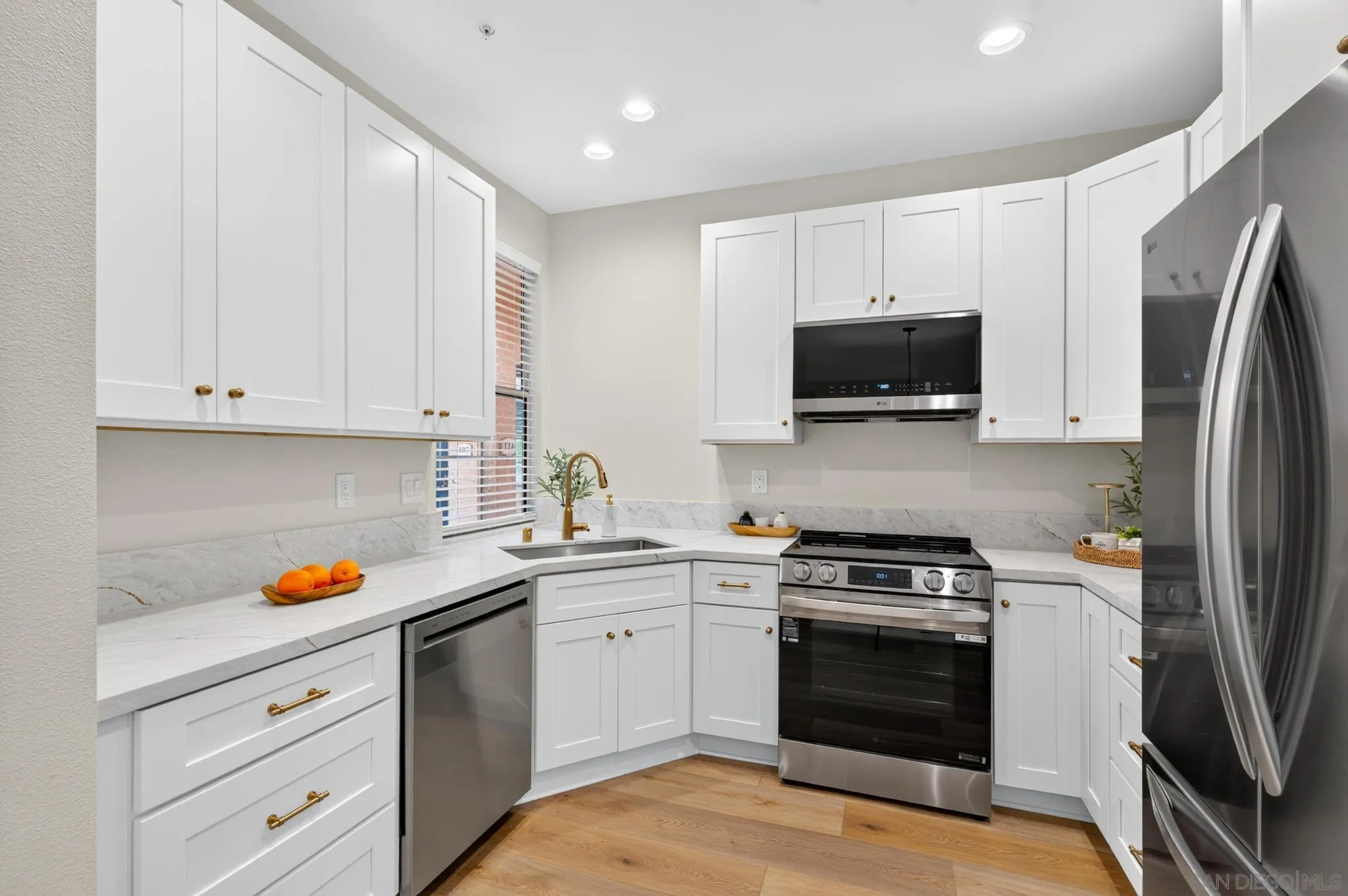 https://cdn.realtyfeed.com/cdn/127/260024674/3a2df17d27ad5d3ecd7e856a5ec8507b.webp