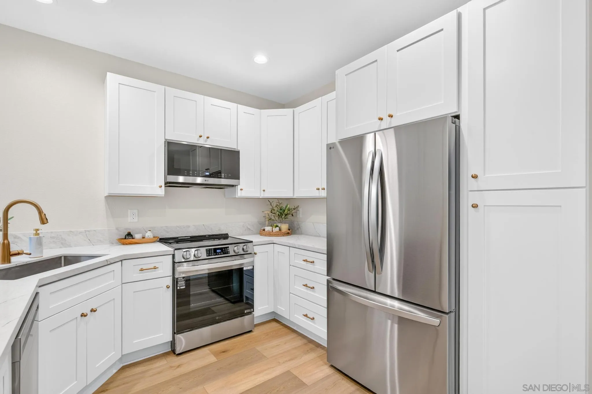 https://cdn.realtyfeed.com/cdn/127/260024674/6773c32962741270def0f62d6a746250.webp