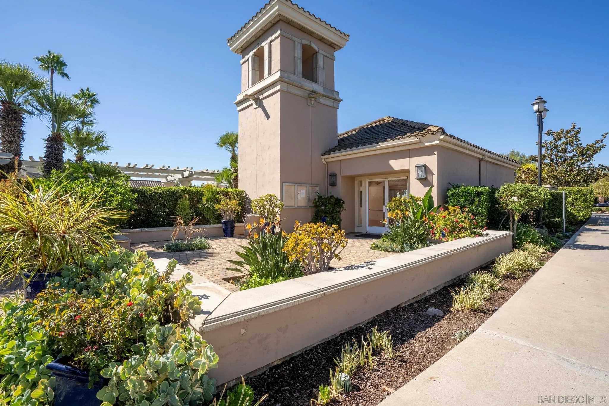 https://cdn.realtyfeed.com/cdn/127/260024674/6dfb06601e642cf9512ff3fb8aee48d6.webp