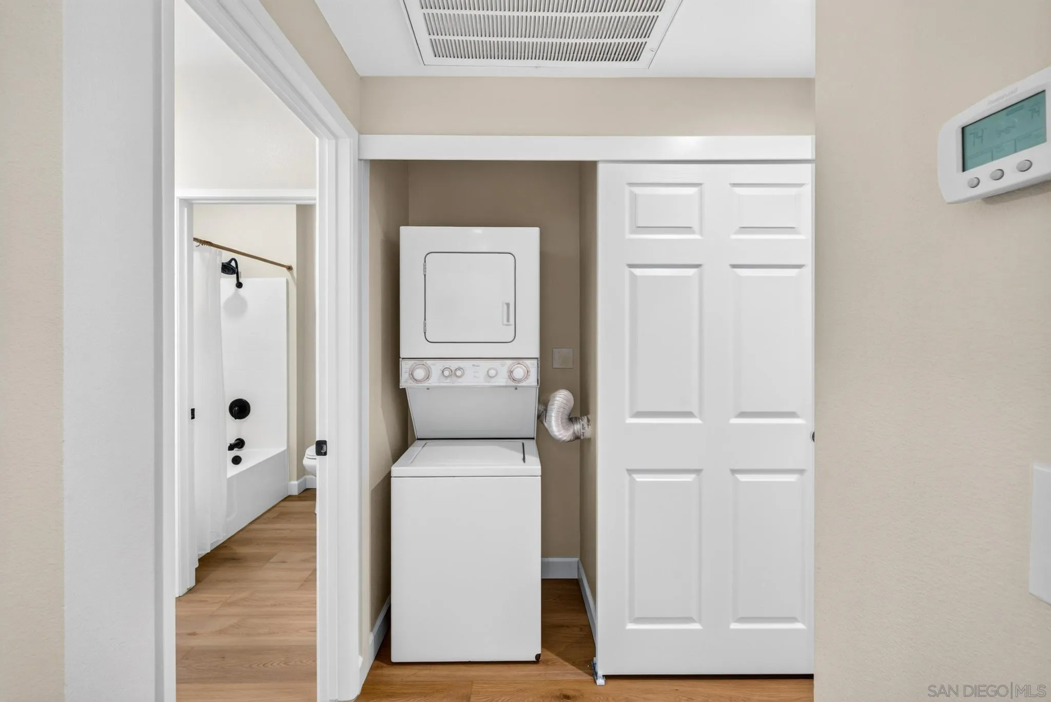 https://cdn.realtyfeed.com/cdn/127/260024674/75a1d011a0c3e04a93aab83ebbed7e5e.webp