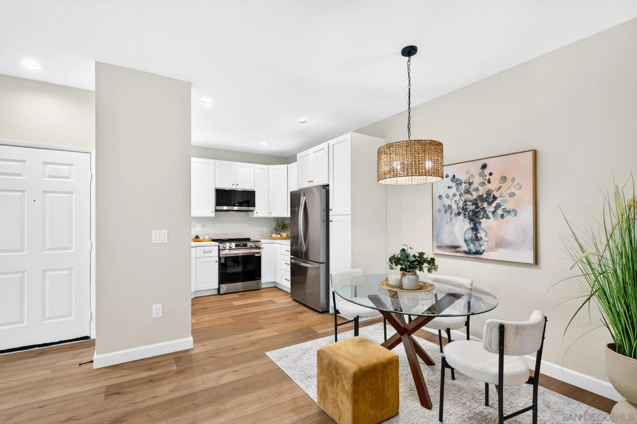 https://cdn.realtyfeed.com/cdn/127/260024674/9cb9396c13cda4a167db3e4beb510e83.webp