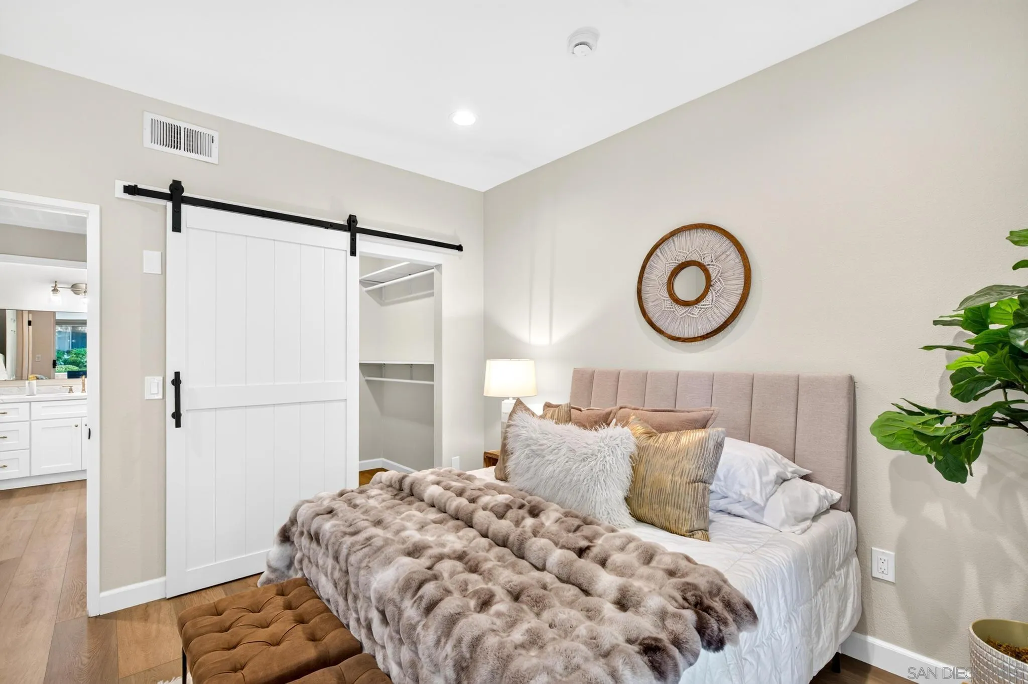 https://cdn.realtyfeed.com/cdn/127/260024674/d46bd8bab4ef1ef1fd7b1fcd2f786163.webp