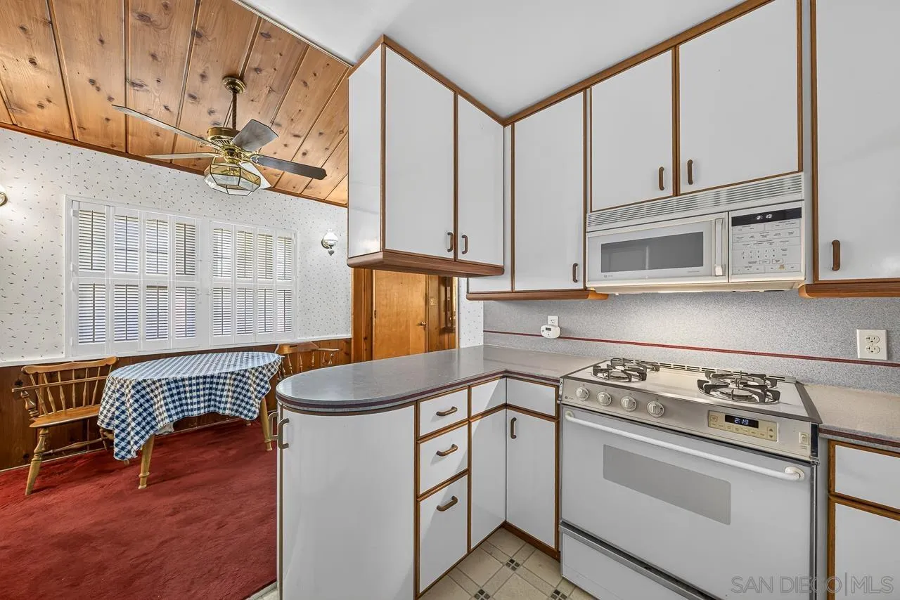 https://cdn.realtyfeed.com/cdn/127/260024697/1dfc62f62ebe8e3388d531972f6a3f8e.webp