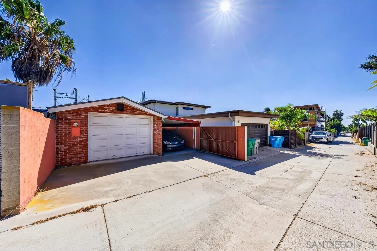 https://cdn.realtyfeed.com/cdn/127/260024697/623cbe685c94190152ace1ec3fd798d9.webp