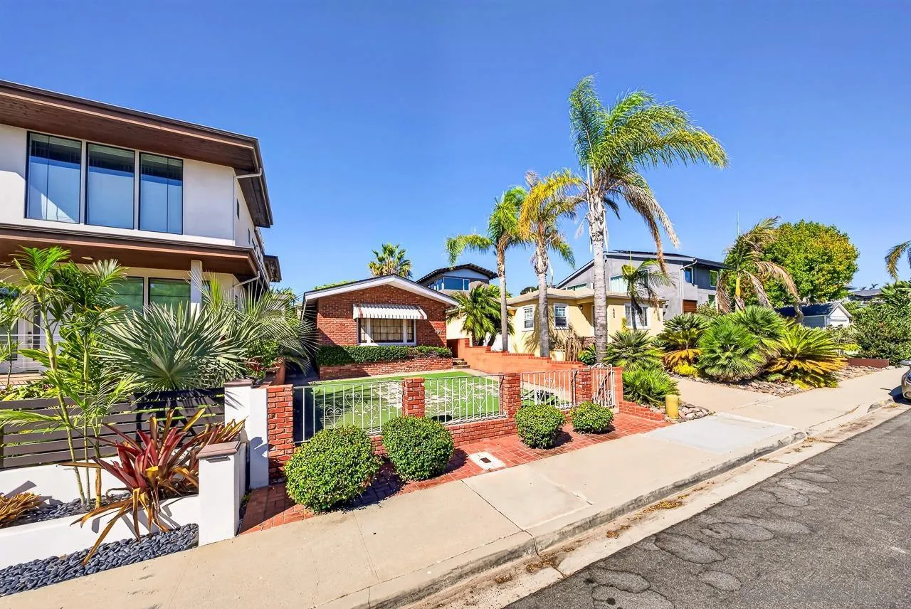 https://cdn.realtyfeed.com/cdn/127/260024697/8b55ff3995744d6ad2a4756ac1facbda.webp