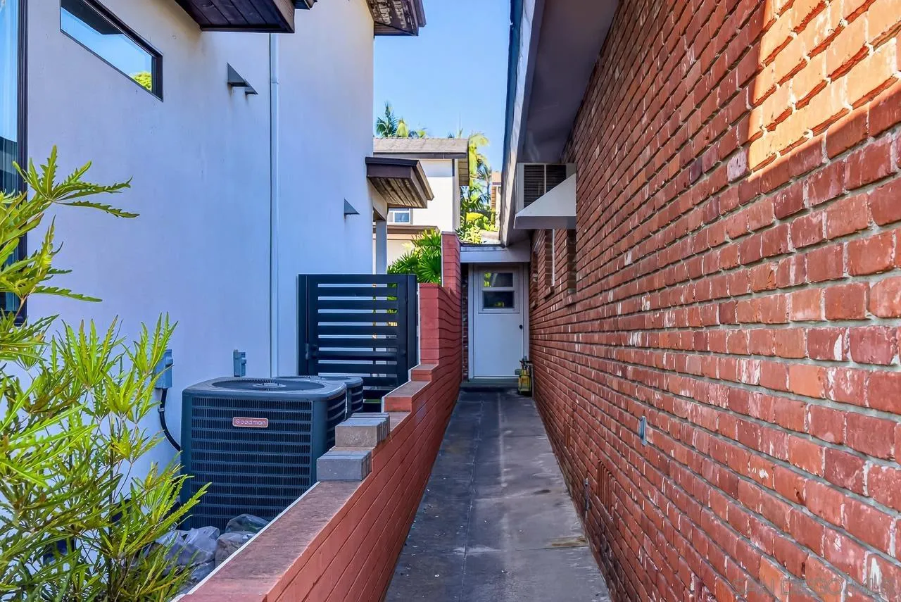 https://cdn.realtyfeed.com/cdn/127/260024697/eb29b6cf9902f5d4cbbbb8becc933d88.webp